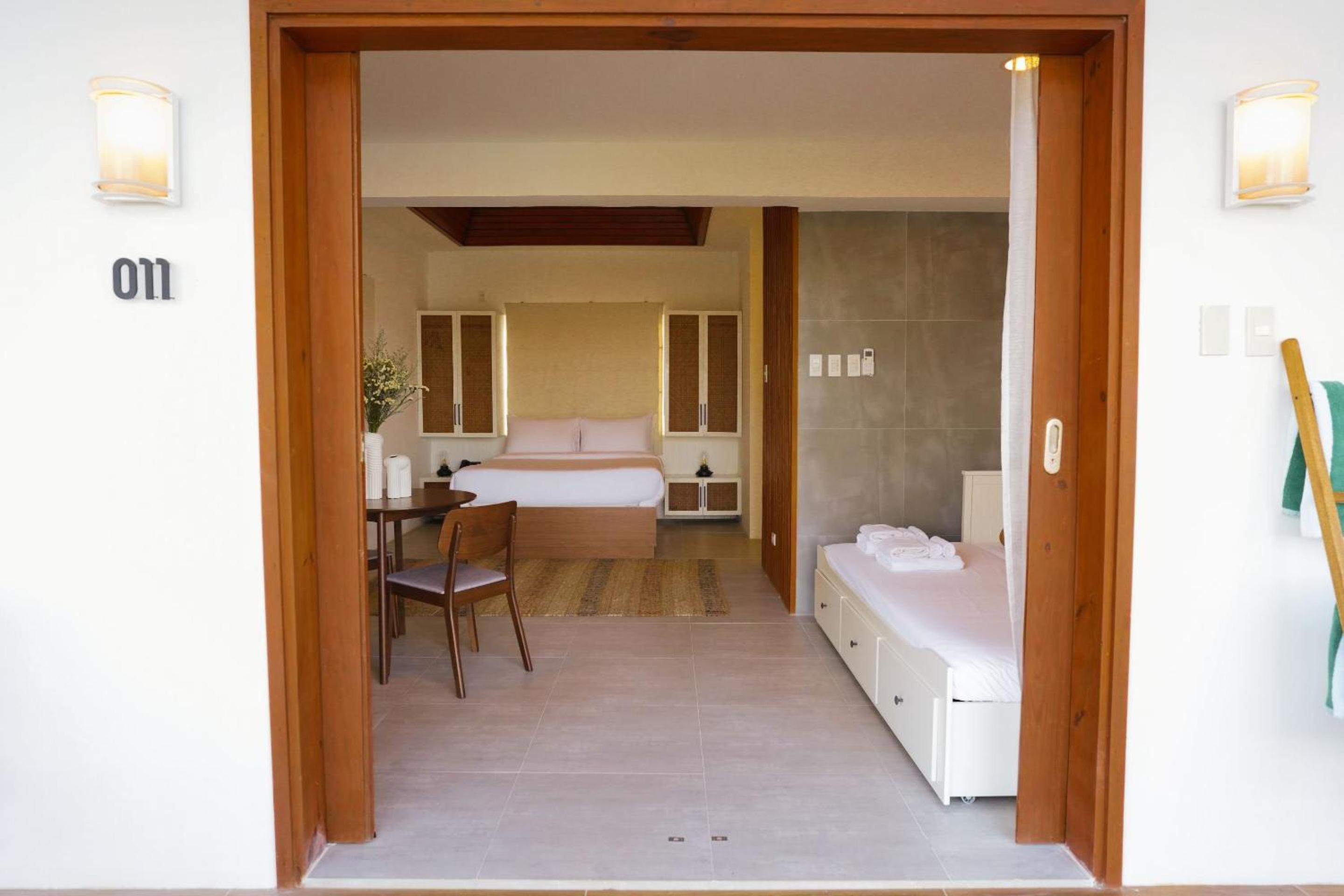 Standard Family Room - Photo 2