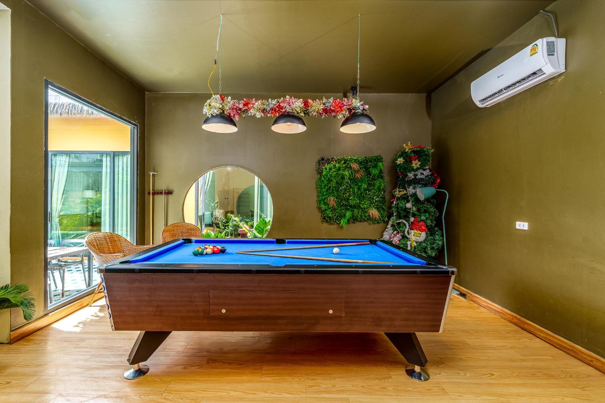 Four-Bedroom Villa with Private Pool - Photo 27