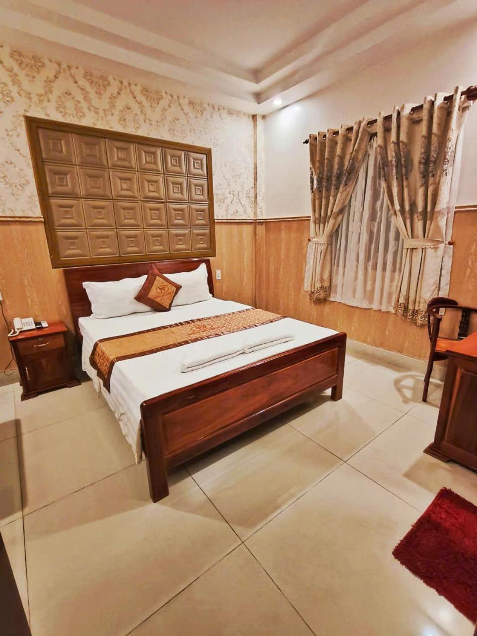 Large Double Room photo 2
