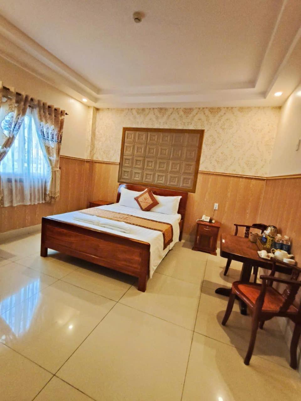 Large Double Room