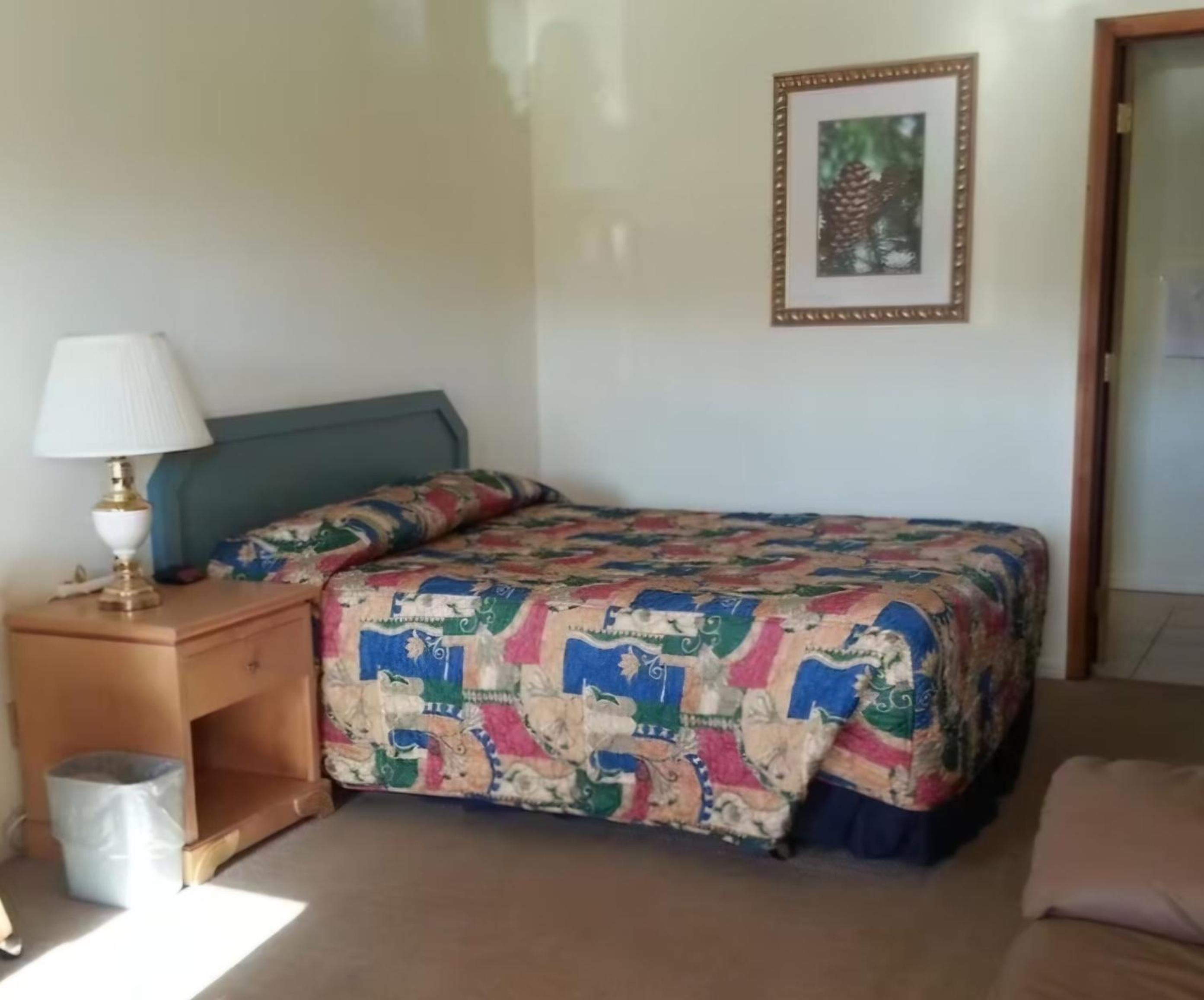 Queen Room photo 3