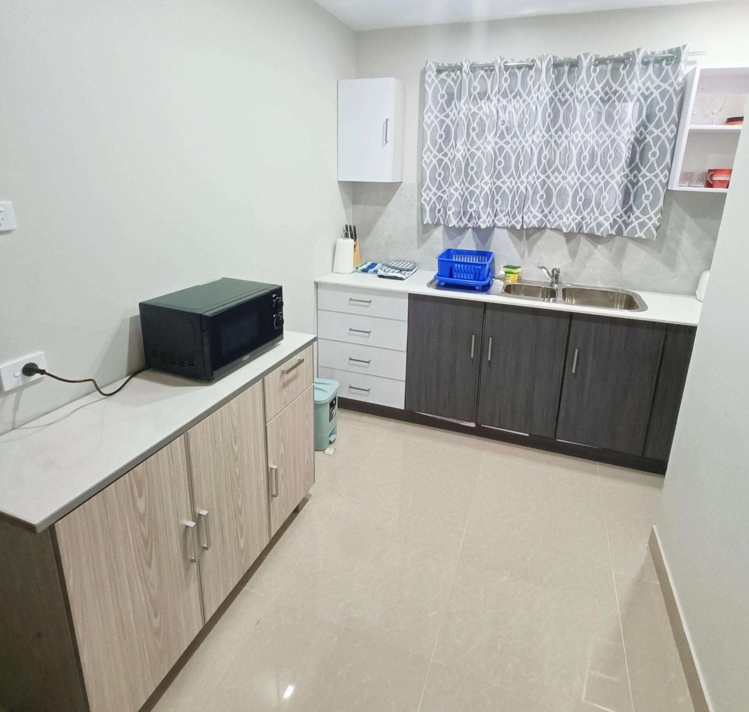 Deluxe One-Bedroom Apartment photo 3