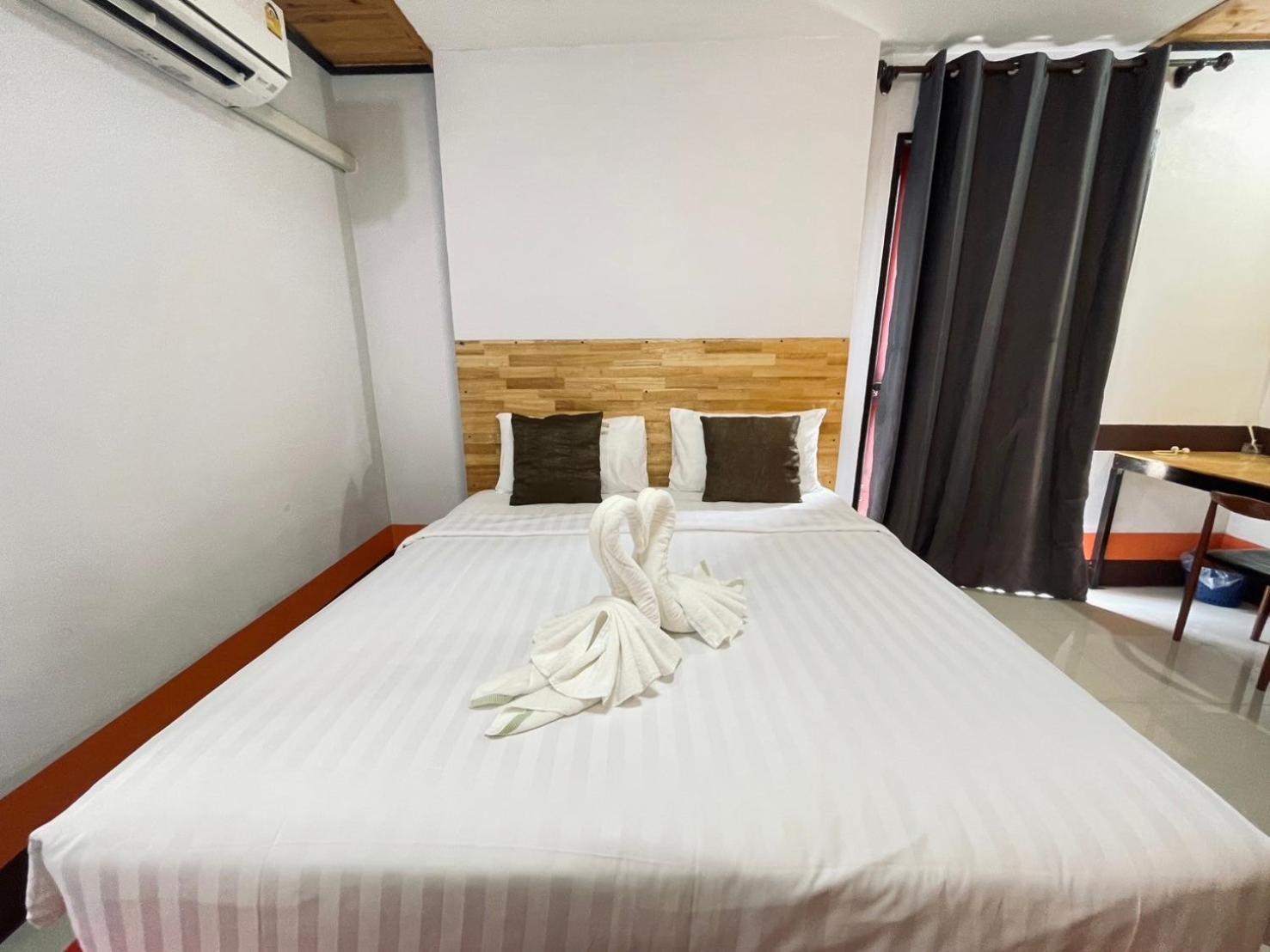 Standard Double Room - Photo 7