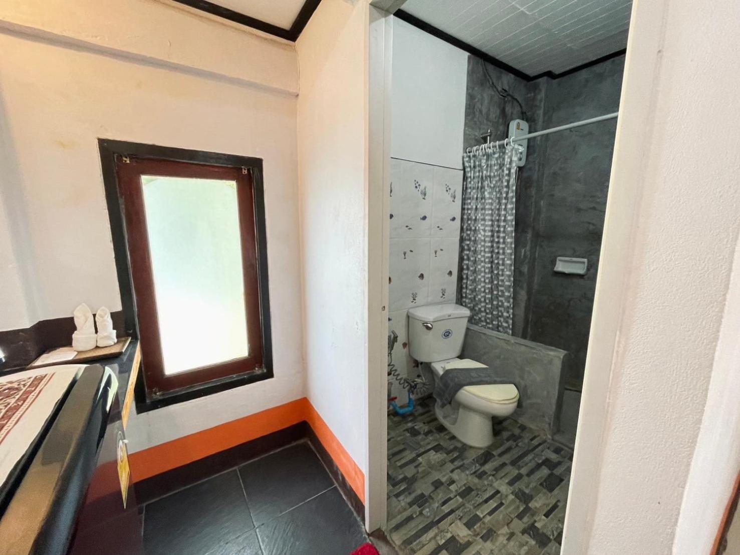 Standard Double Room - Photo 11