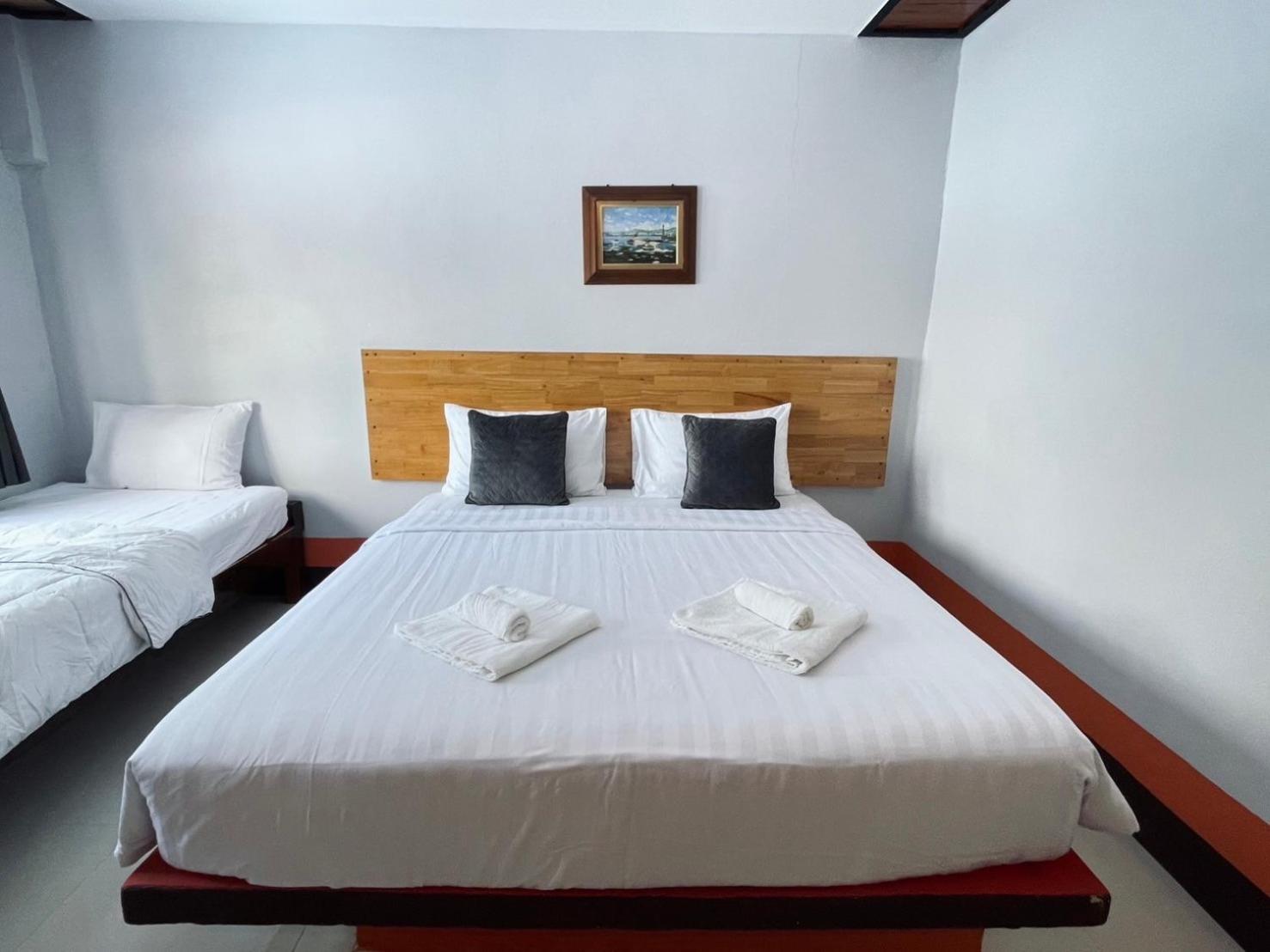 Basic Triple Room photo 1