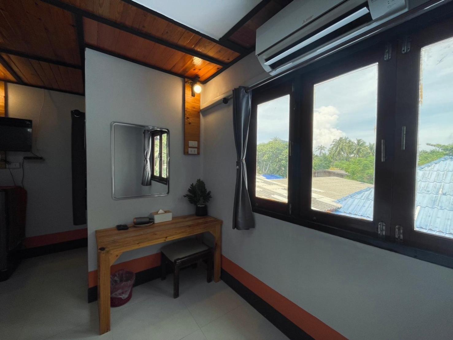 Budget Double Room - Photo 9