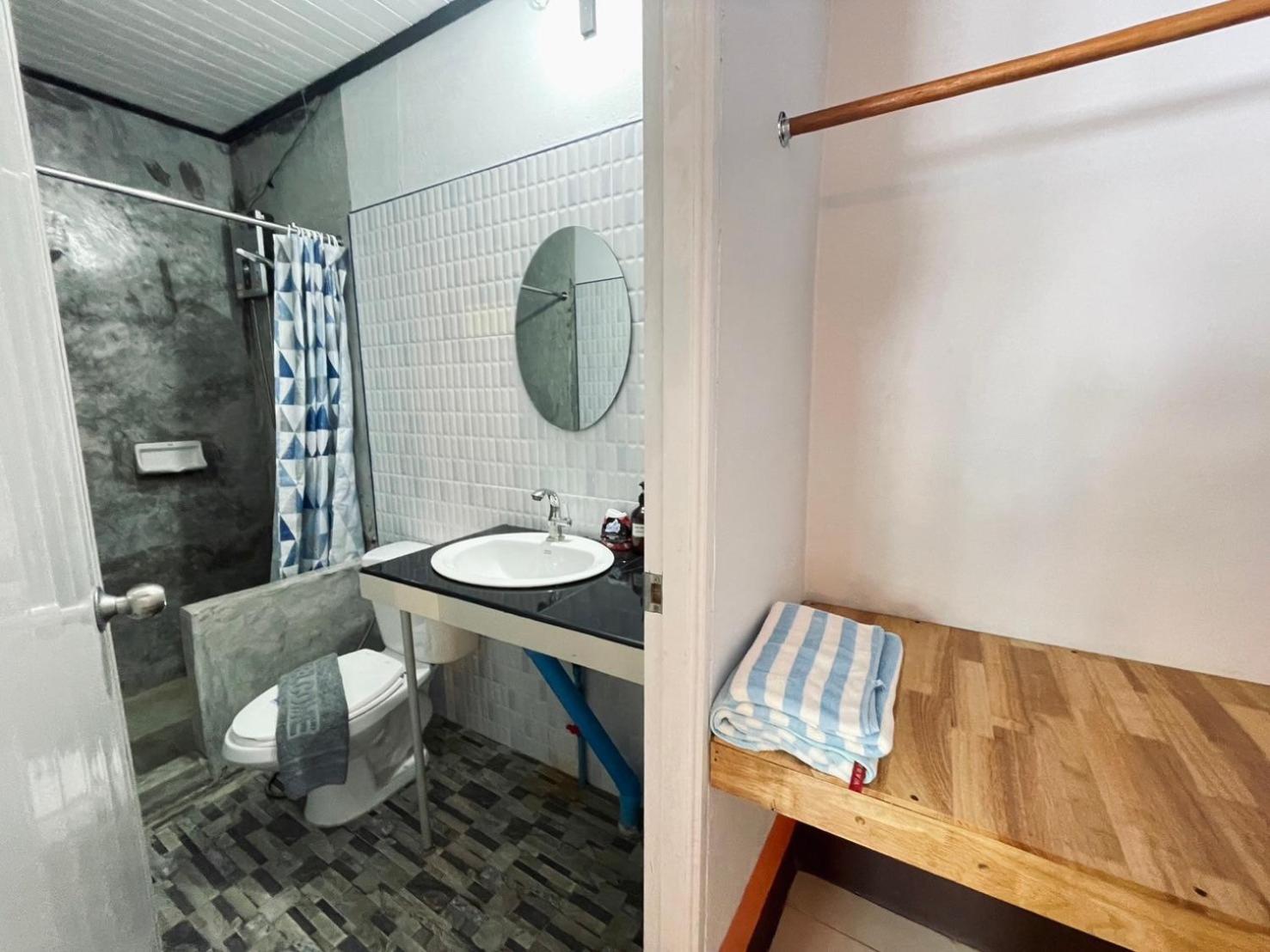 Budget Double Room - Photo 5