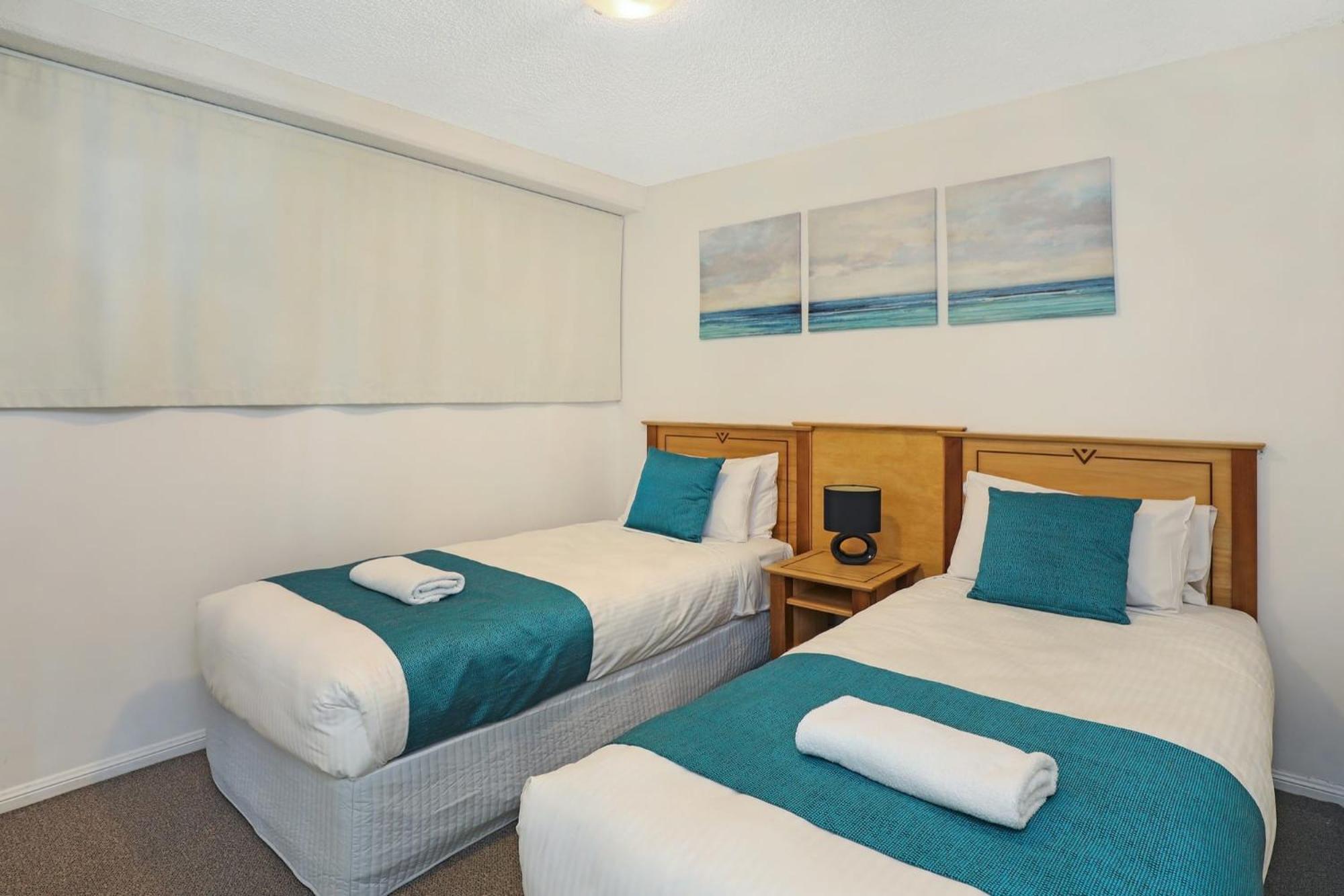 Superior Two Bedroom Ocean Front Apartment photo 2