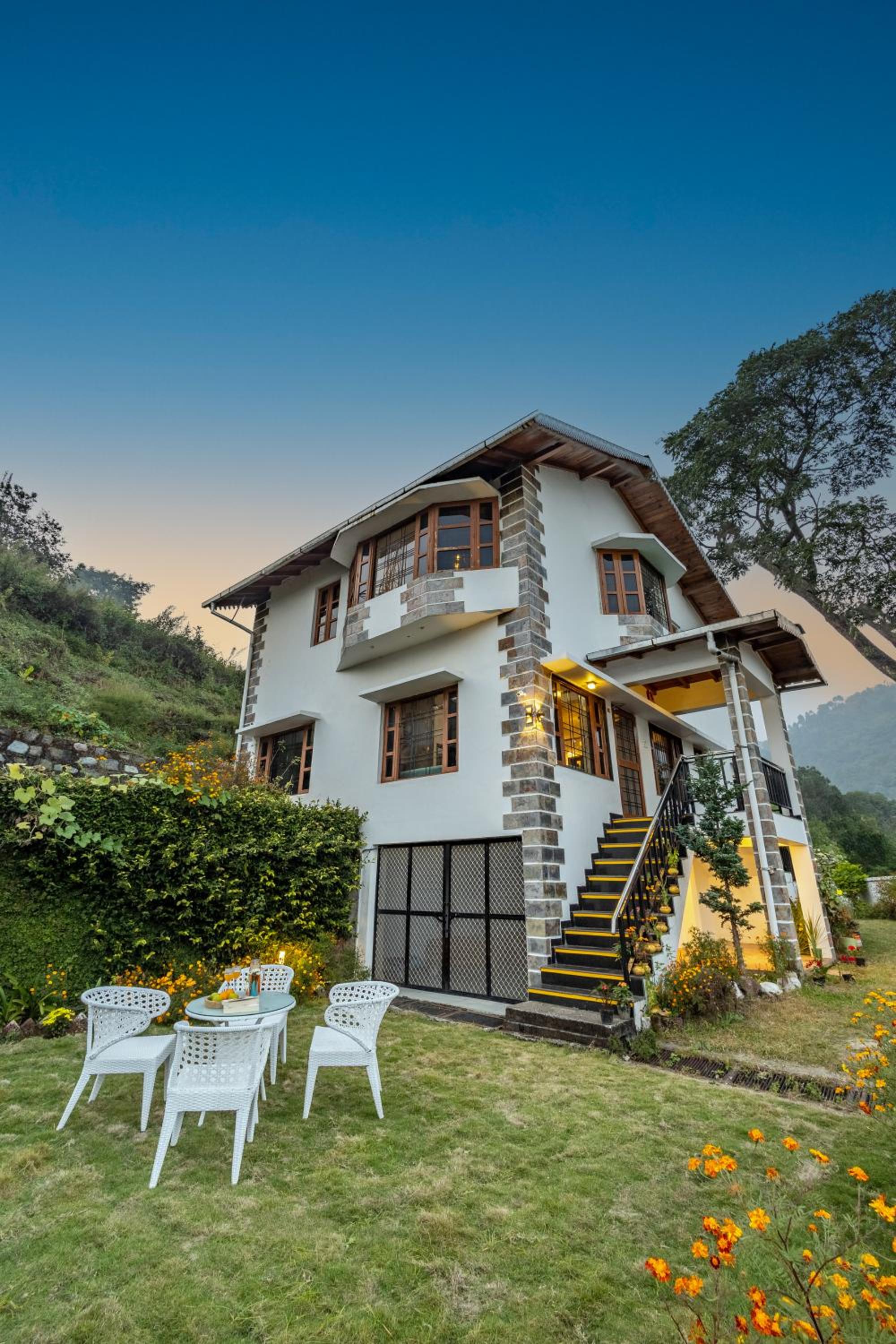 Villa photo 2