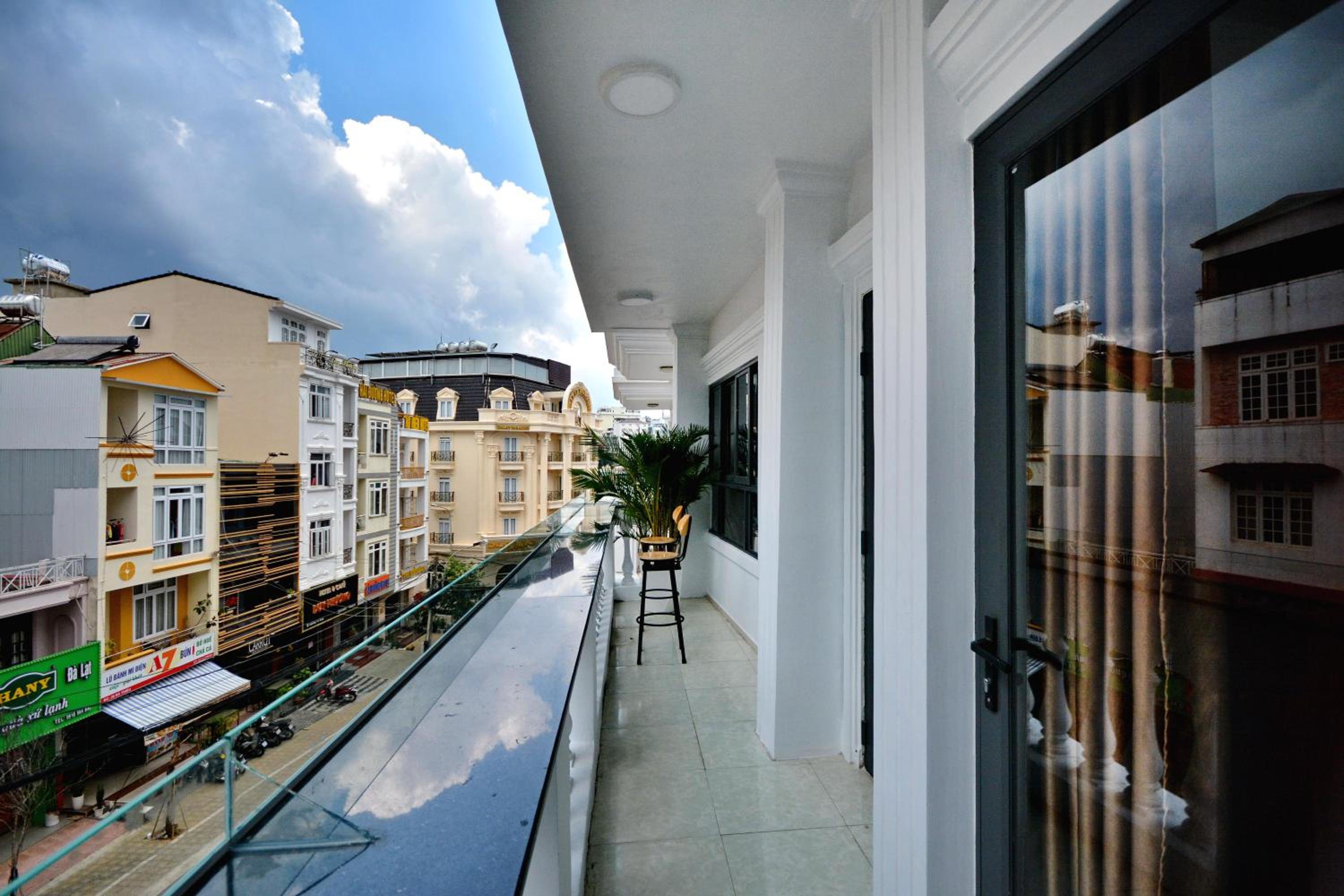 Suite - Photo 3