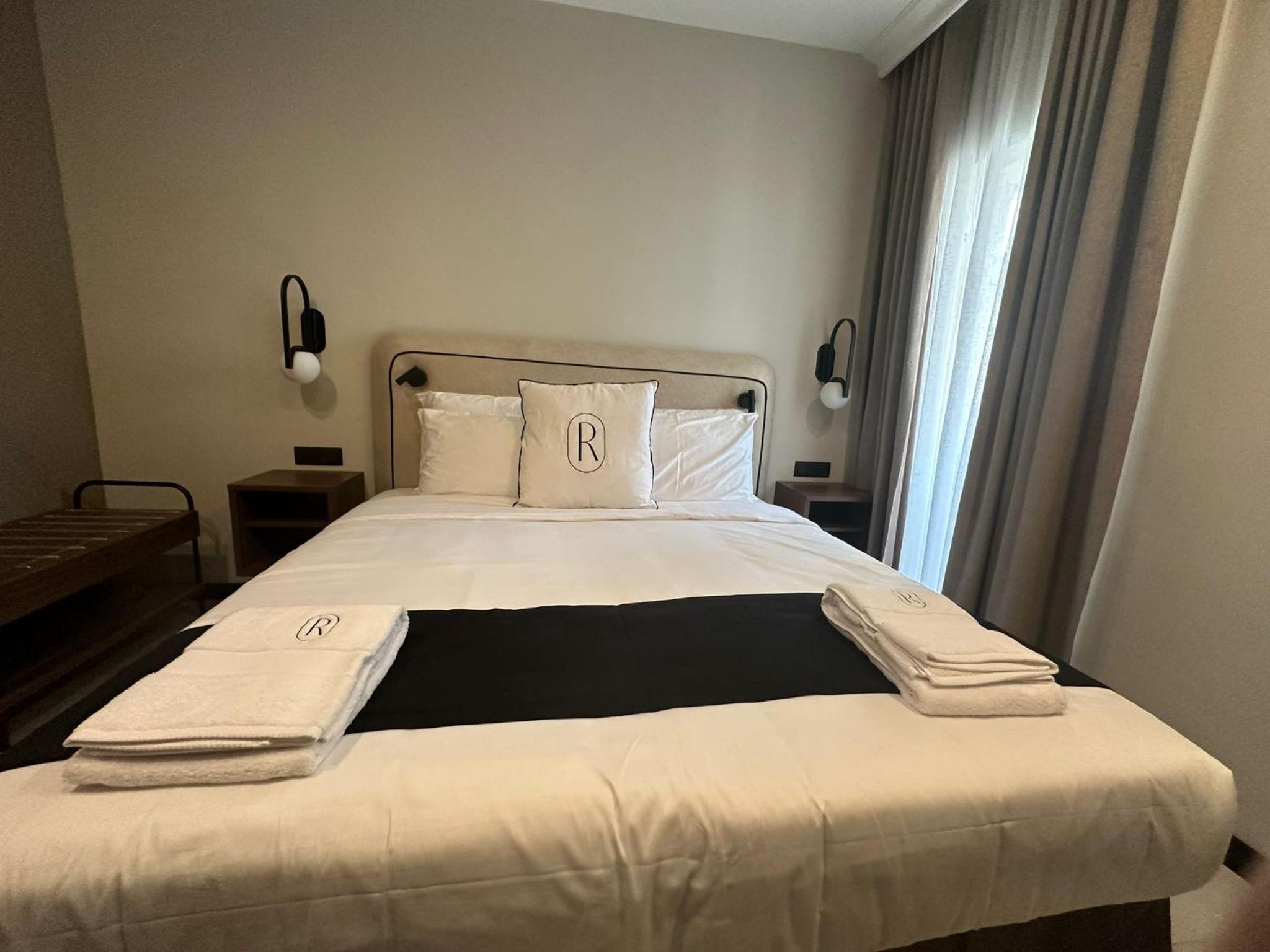 Superior Room with Maltese Balcony and Executive Lounge Access  - Photo 2