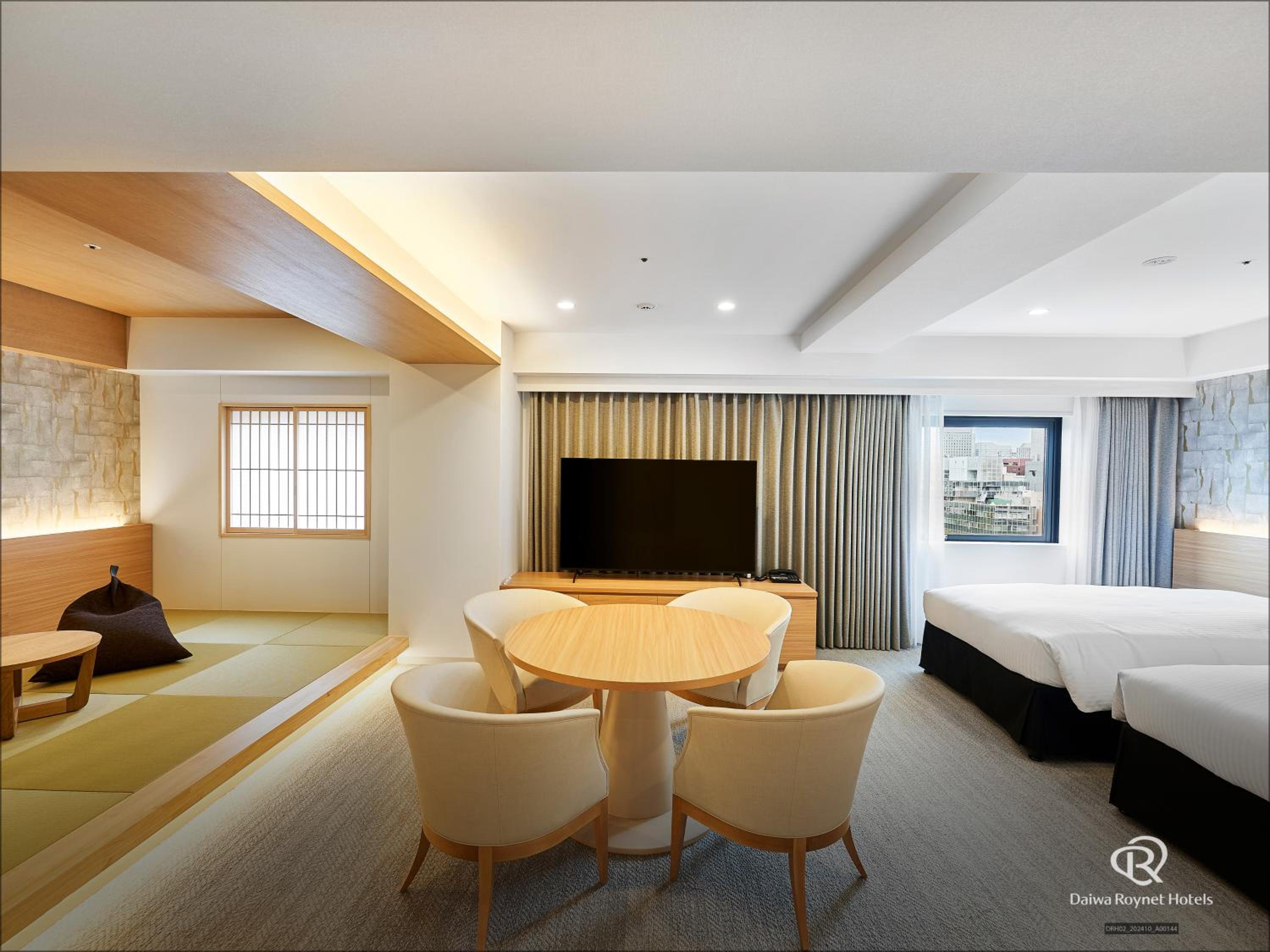 Junior Suite - Non-Smoking - Photo 3