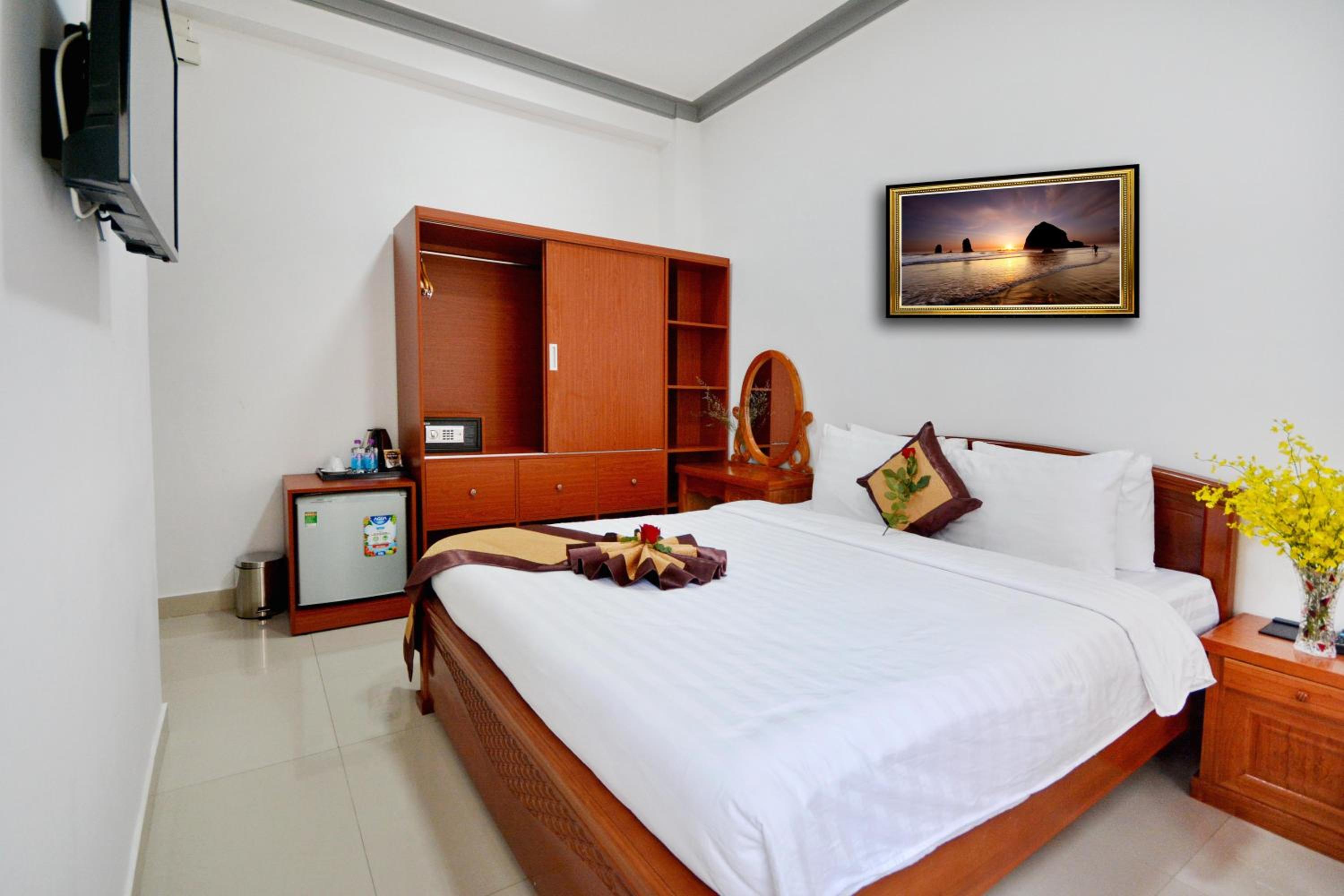 Deluxe Double Room with Balcony - Photo 1