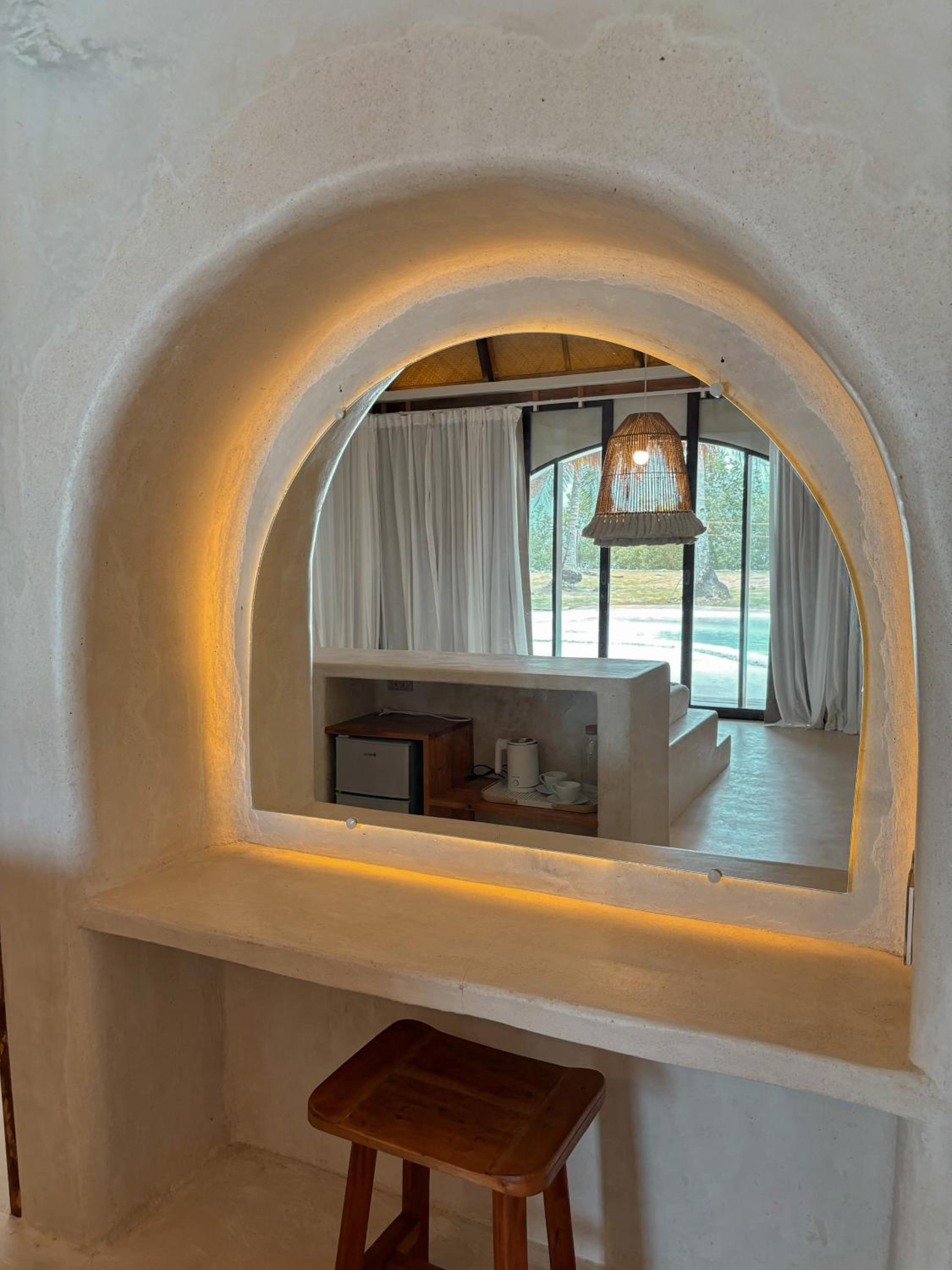 King Room with Pool View photo 3