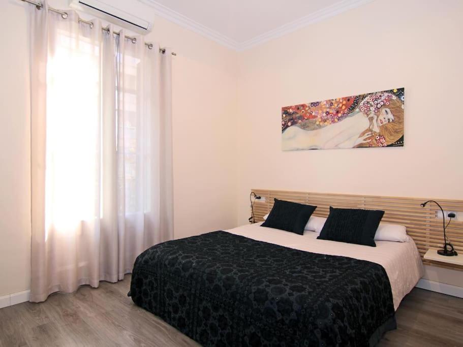 Three-Bedroom Apartment - Calle Corsega 211 photo 3