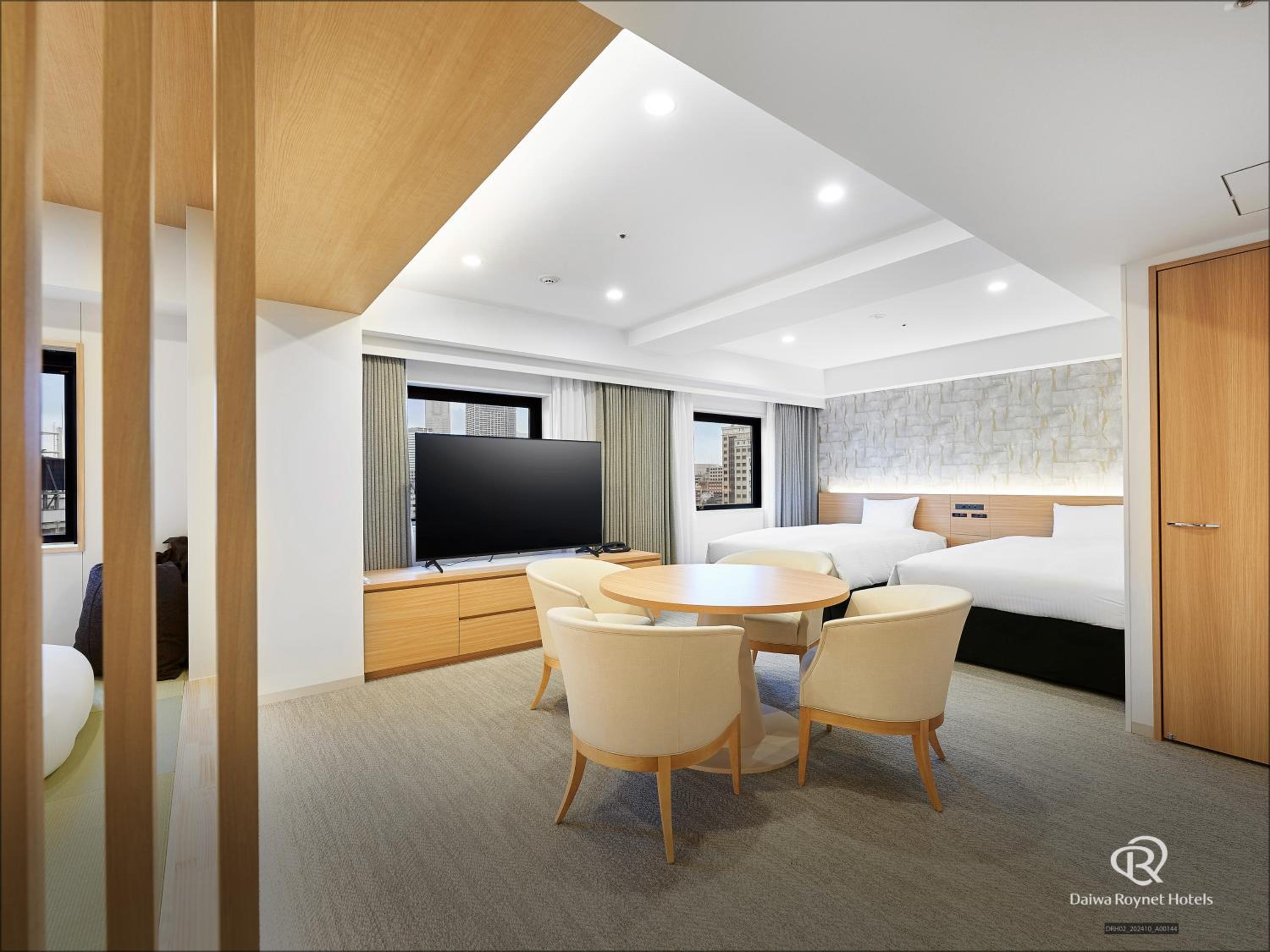 Junior Suite - Non-Smoking - Photo 4