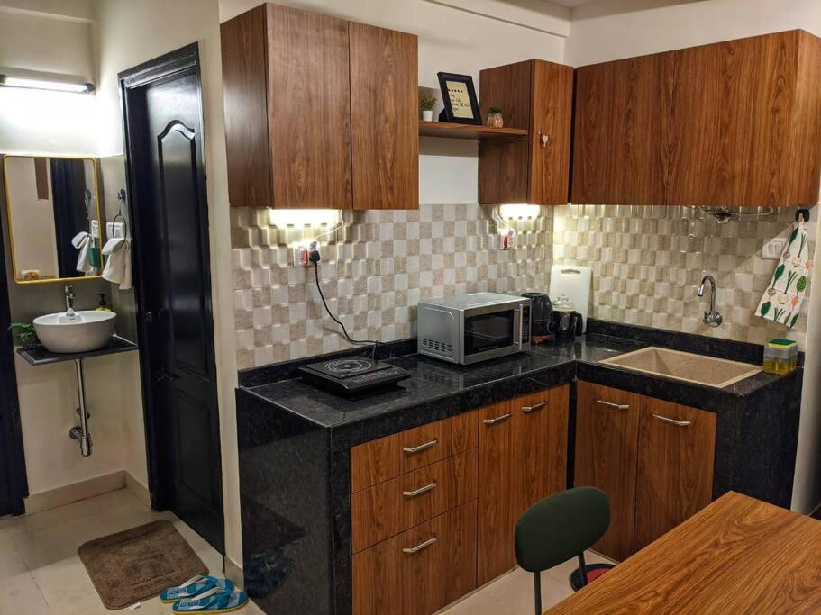 One-Bedroom Apartment photo 3