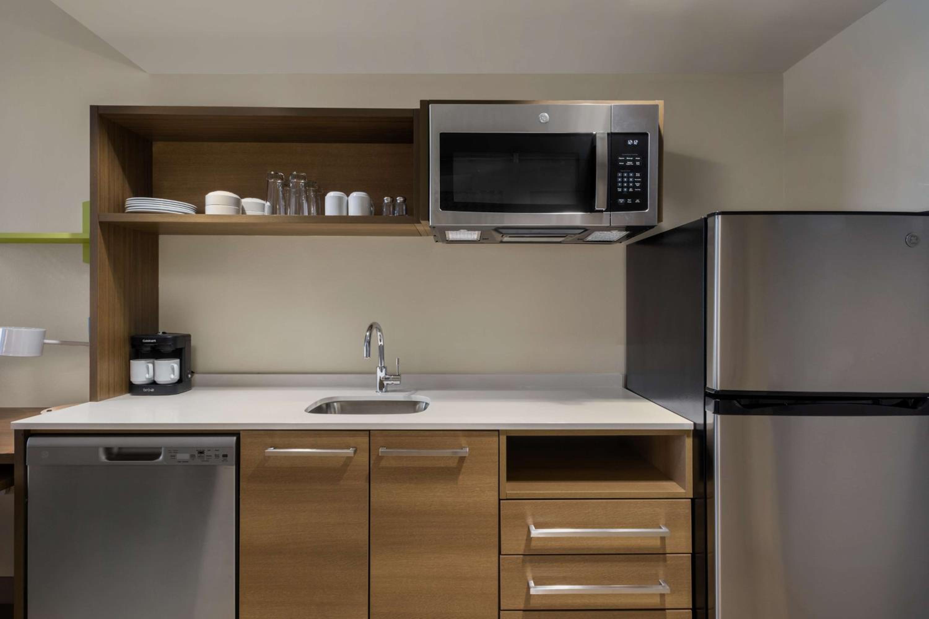 King Studio Suite - Photo 10