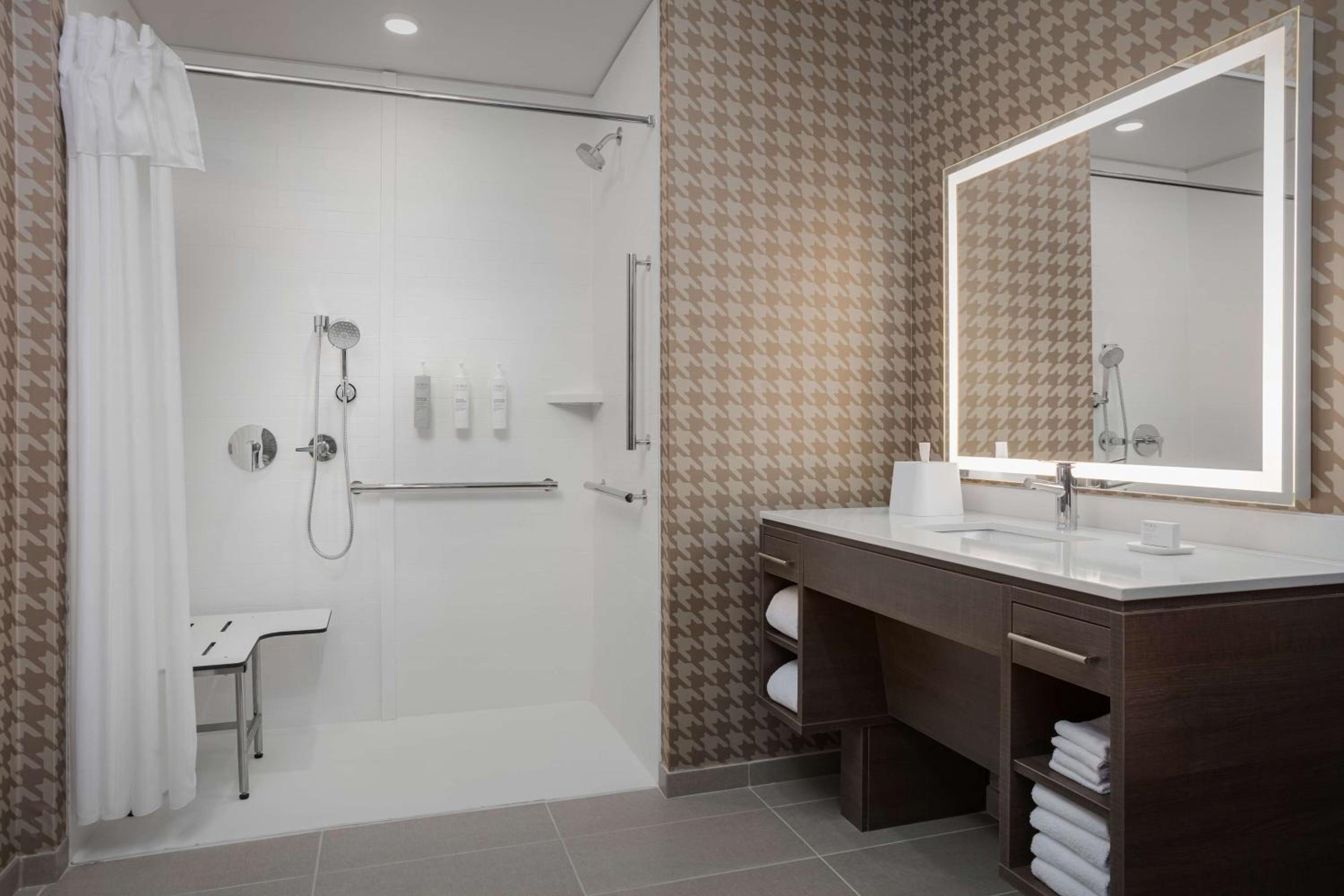 King Studio Suite - Hearing Access - Photo 7