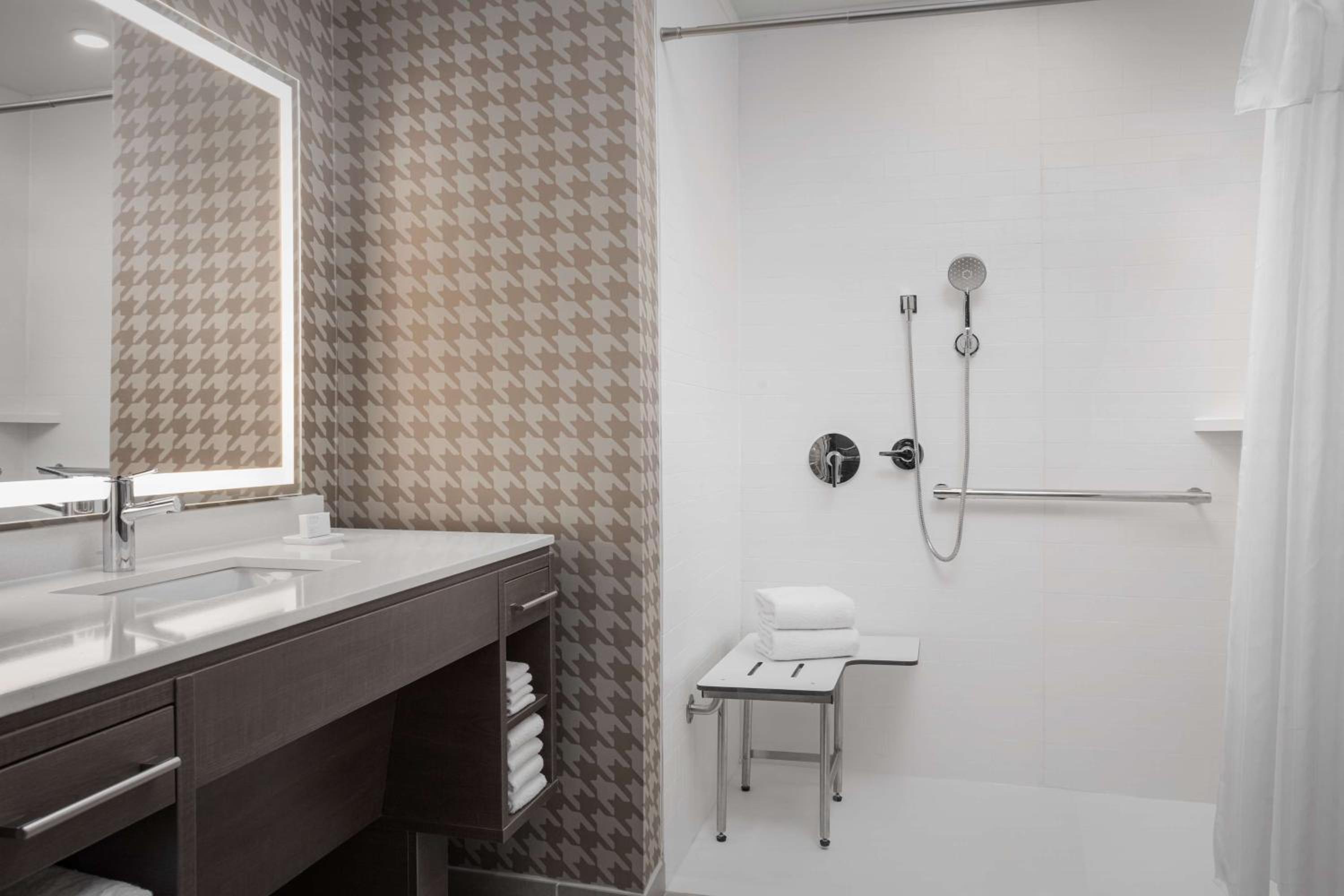 King Studio Suite - Hearing Access - Photo 2