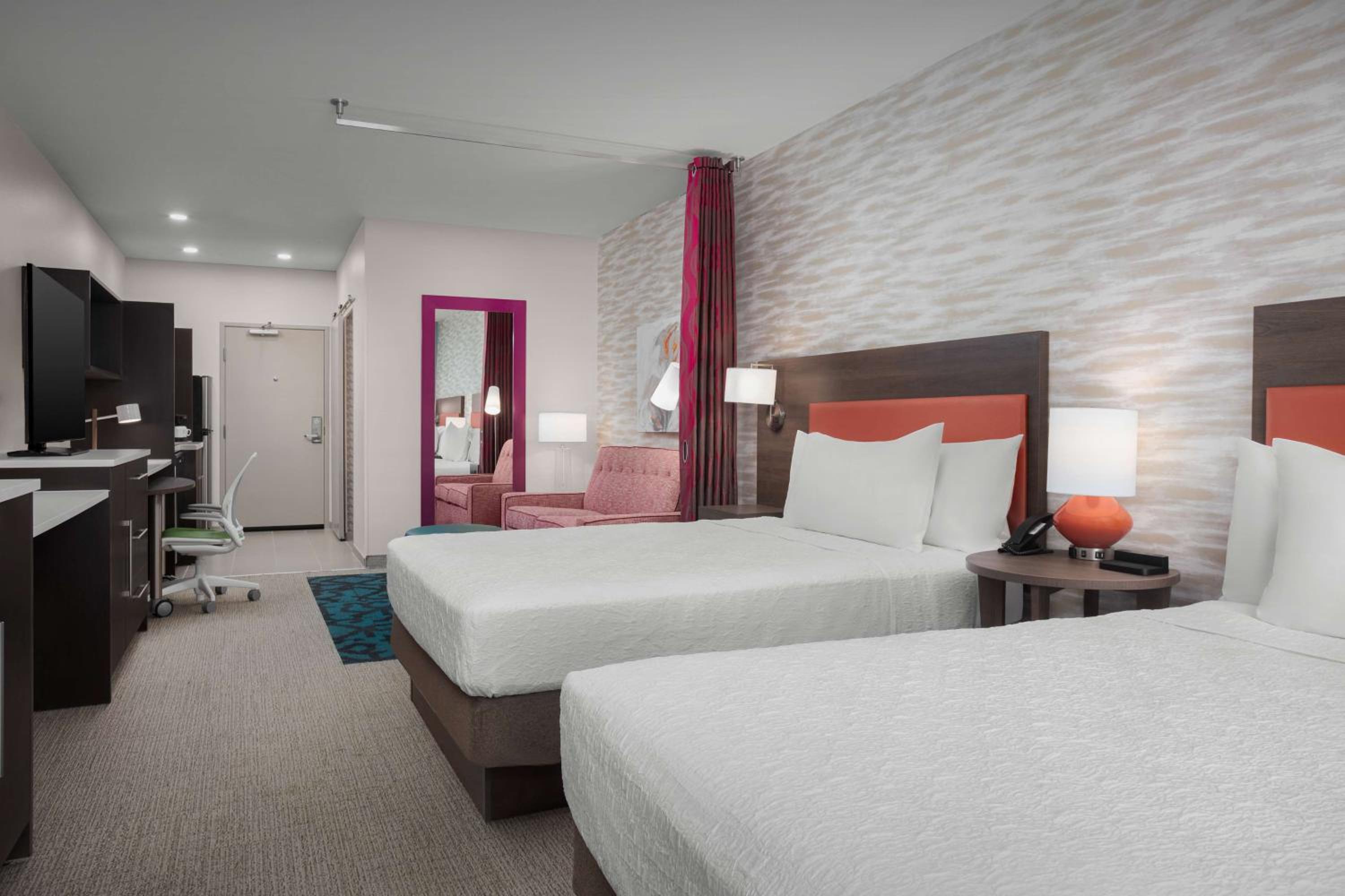 Studio Suite with Two Queen Beds photo 2