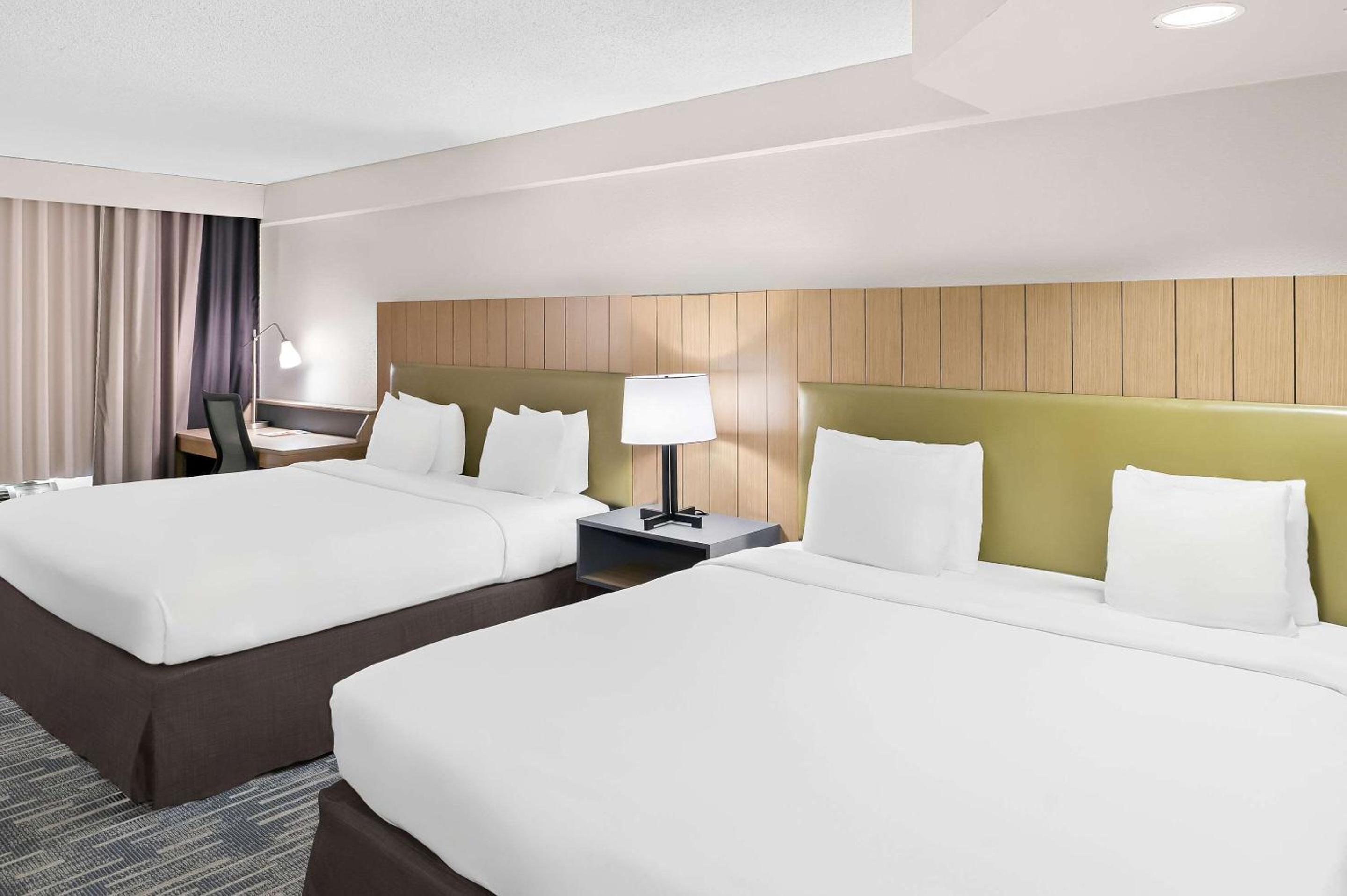 Quadruple Room with Two King Beds - Disability Access/Non Smoking - Photo 1