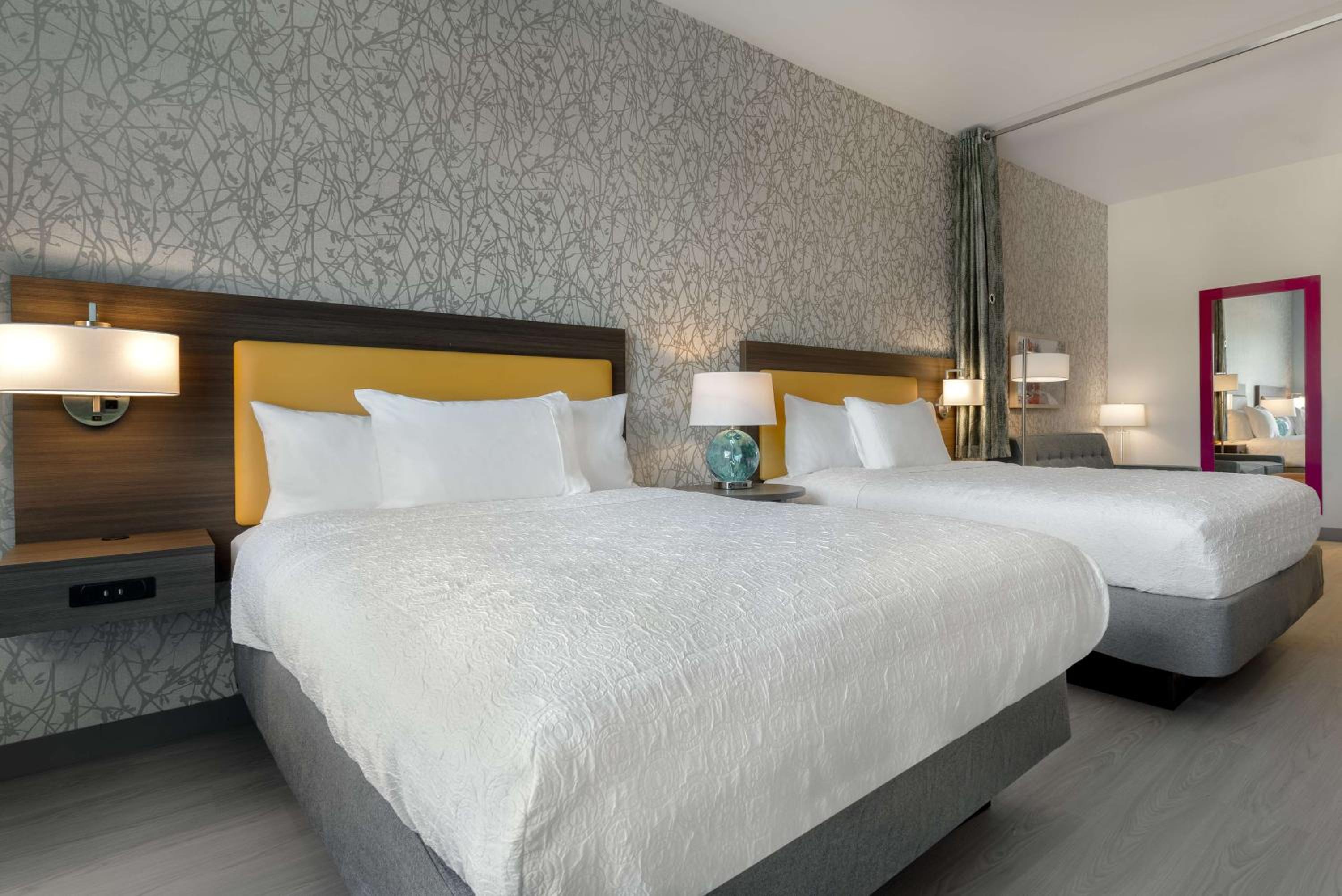 Studio Suite with Two Queen Beds - Photo 1