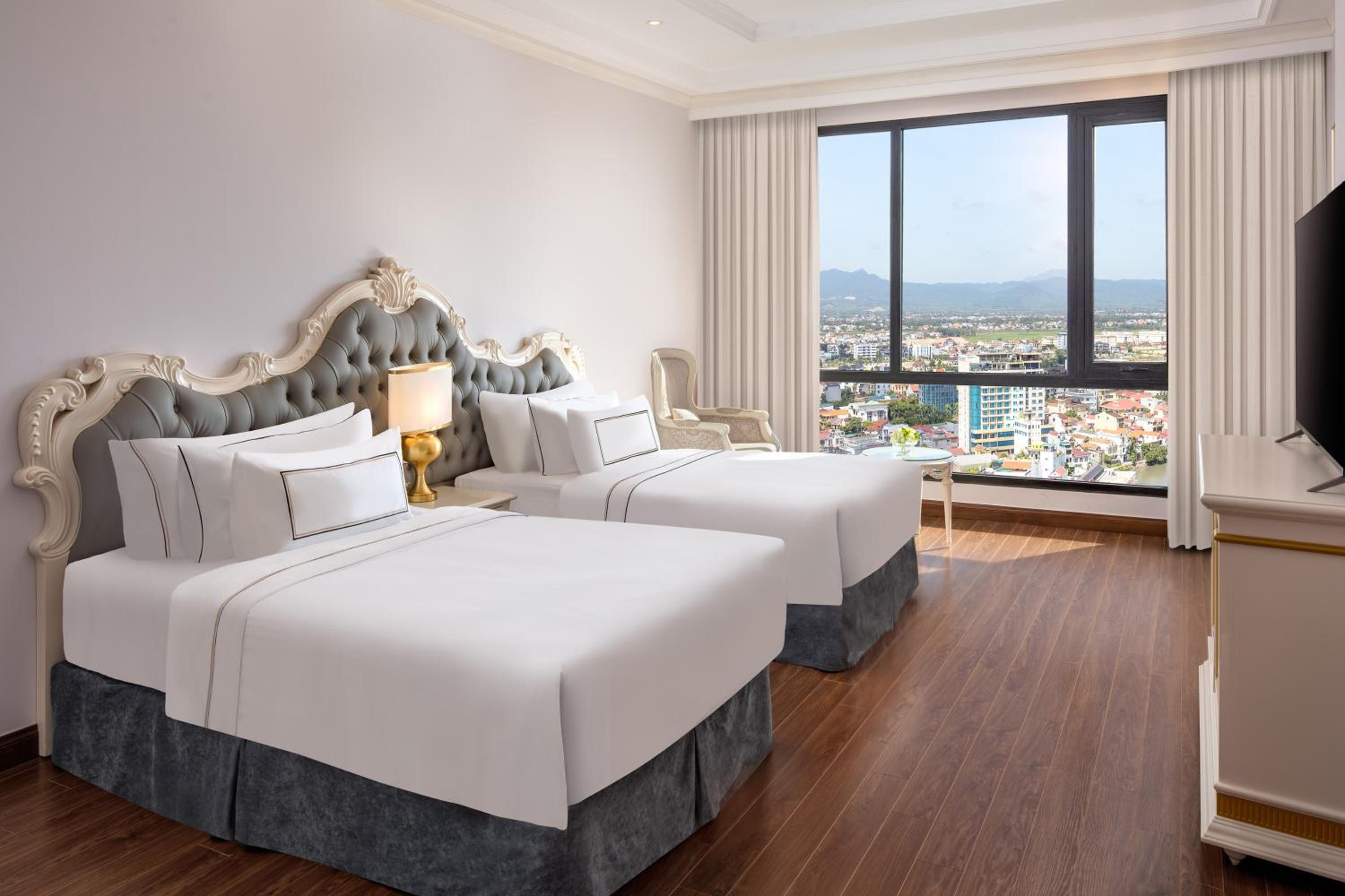 Deluxe Room with City View
