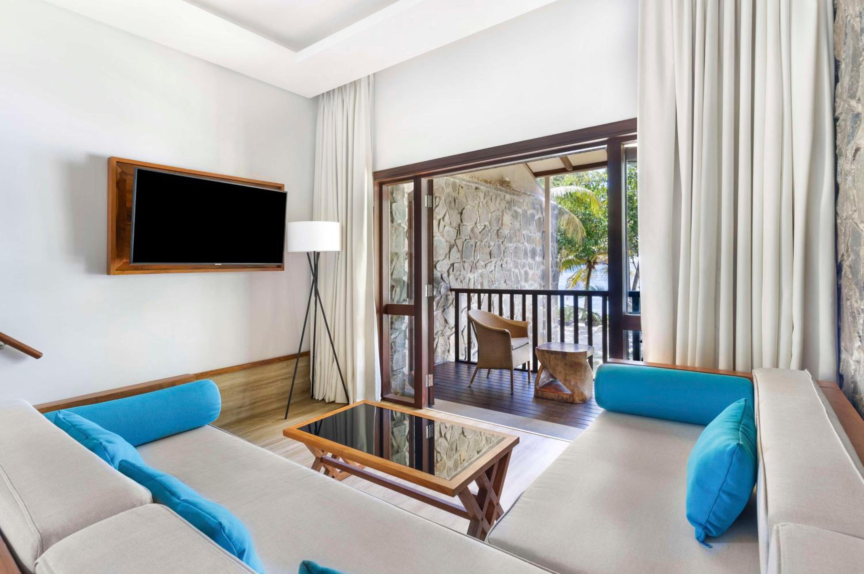 Deluxe Lagoon View Twin Room - Photo 4
