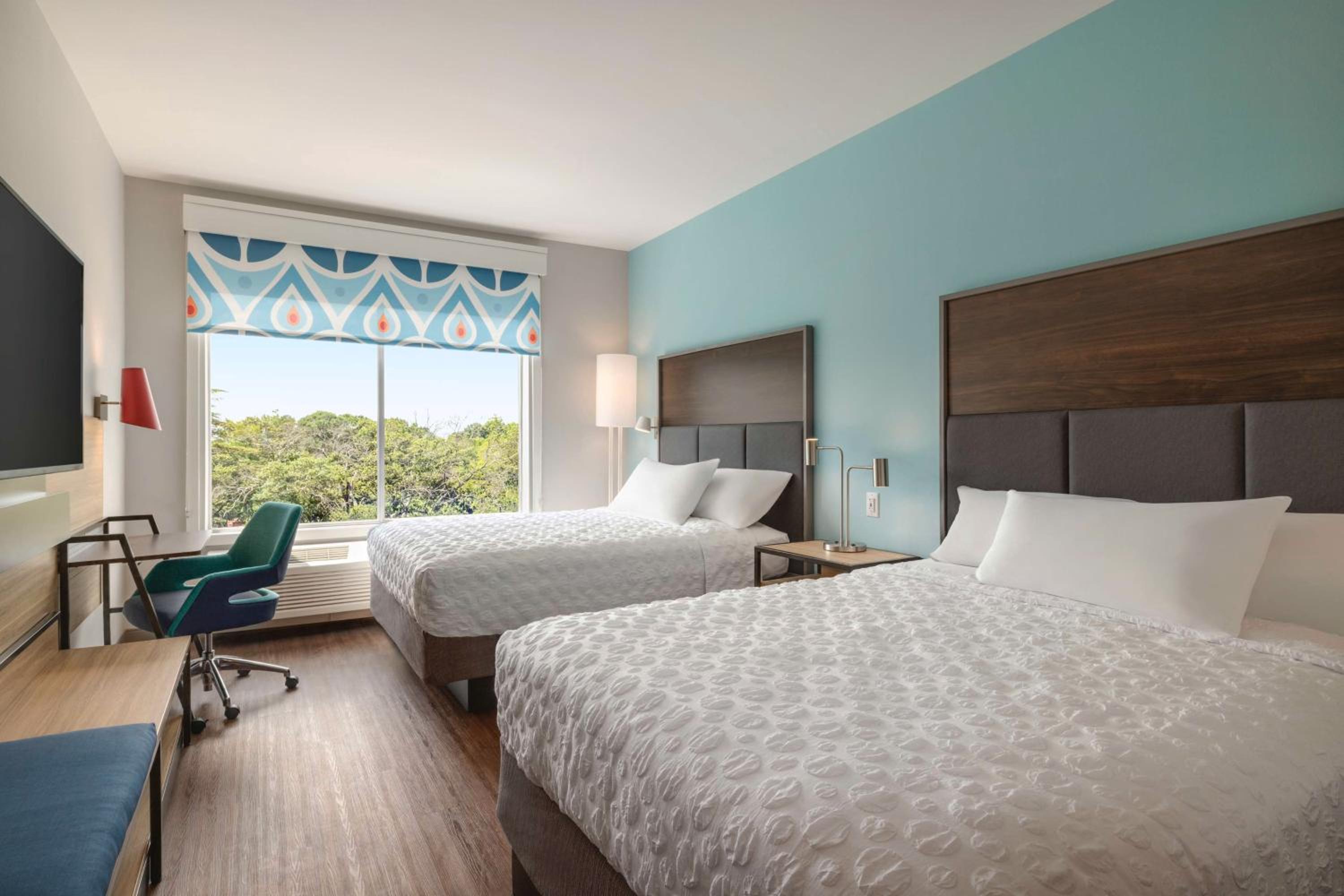 Queen Room with Two Queen Beds and Walk-In Shower - Photo 3