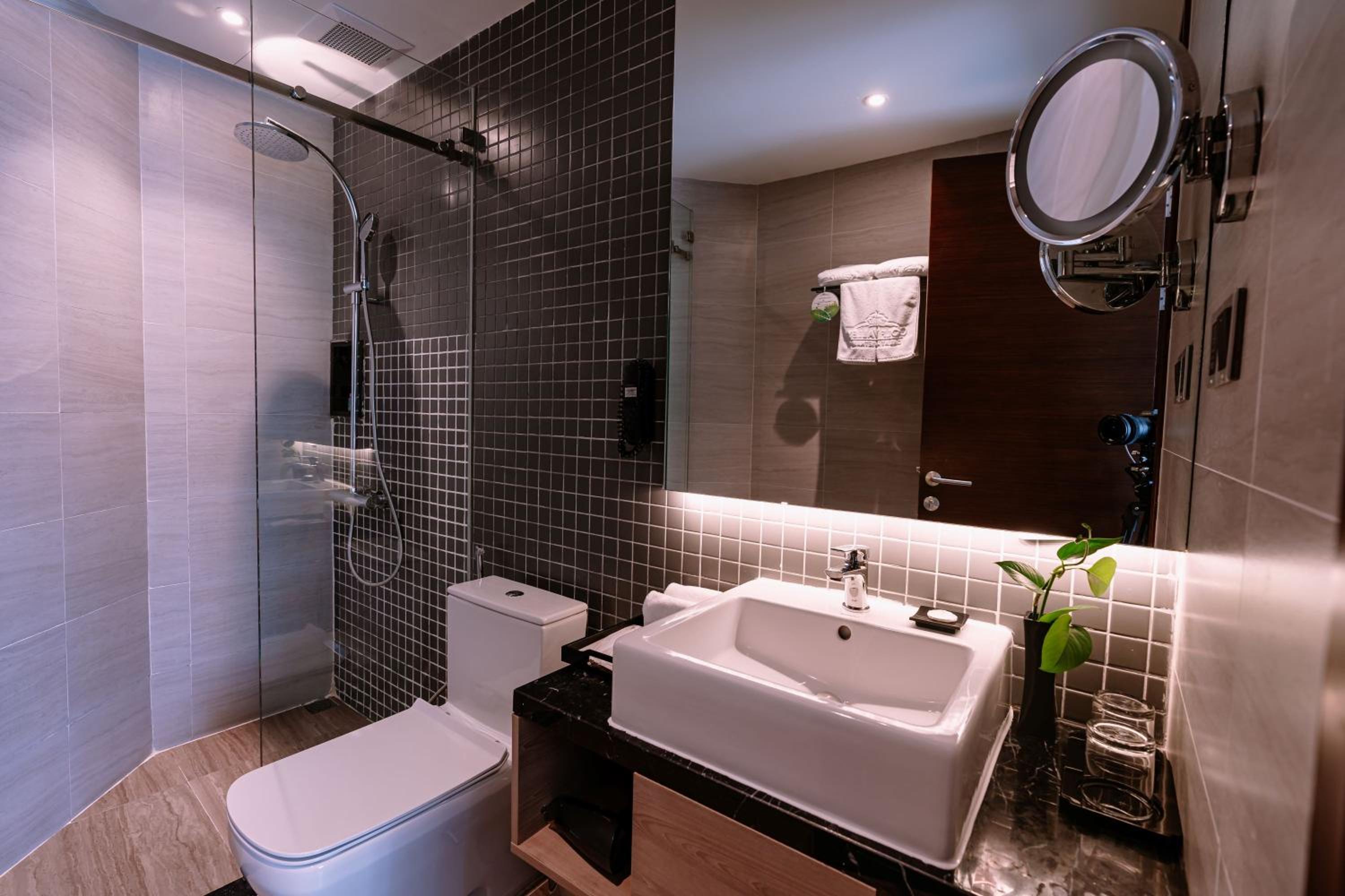 Family Room with Balcony with Free Herbal Foot Bath 15 mins photo 2