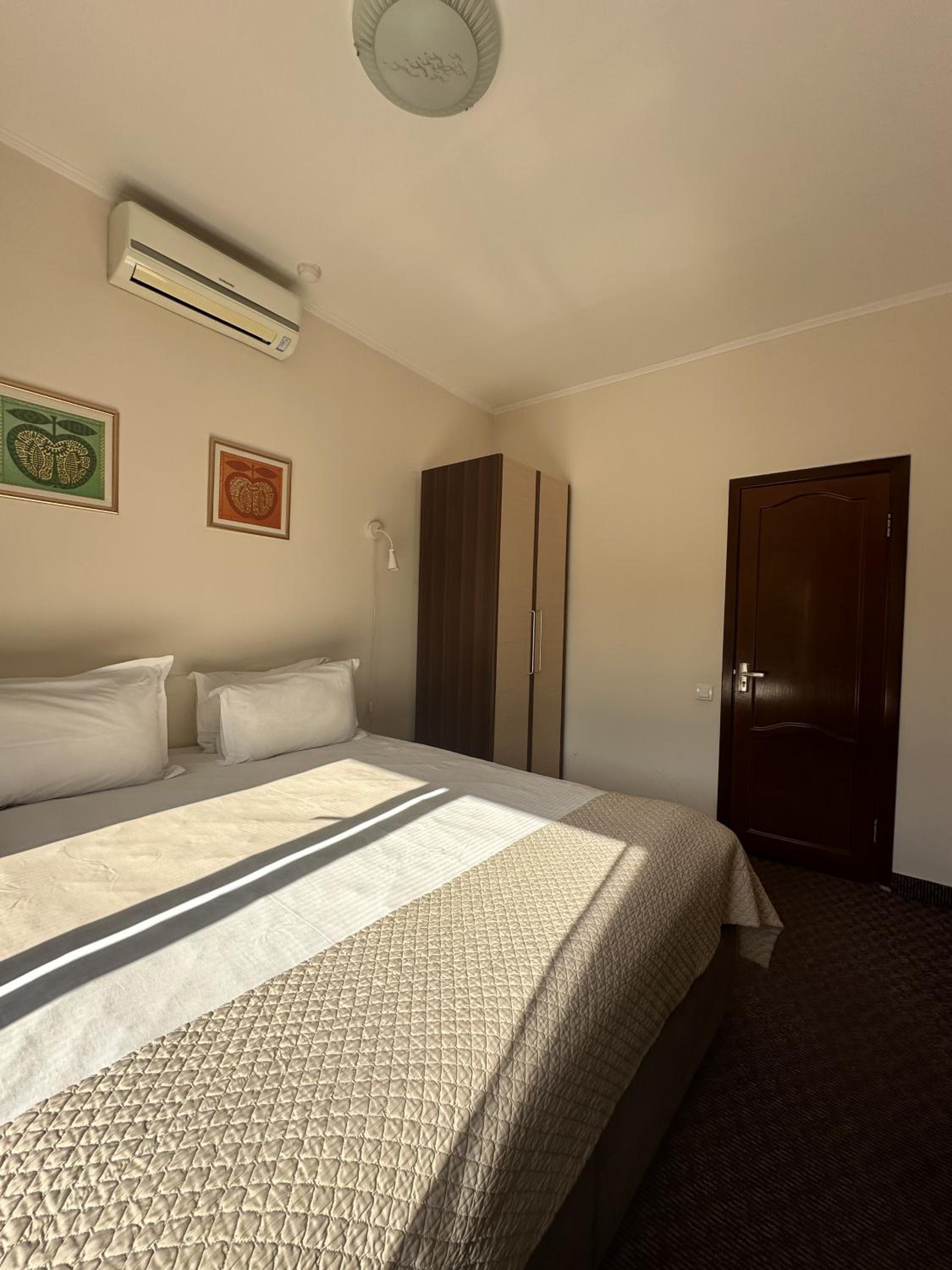 Suite photo 1