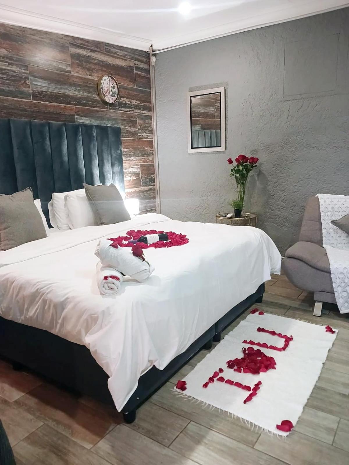 Deluxe Suite - Photo 14