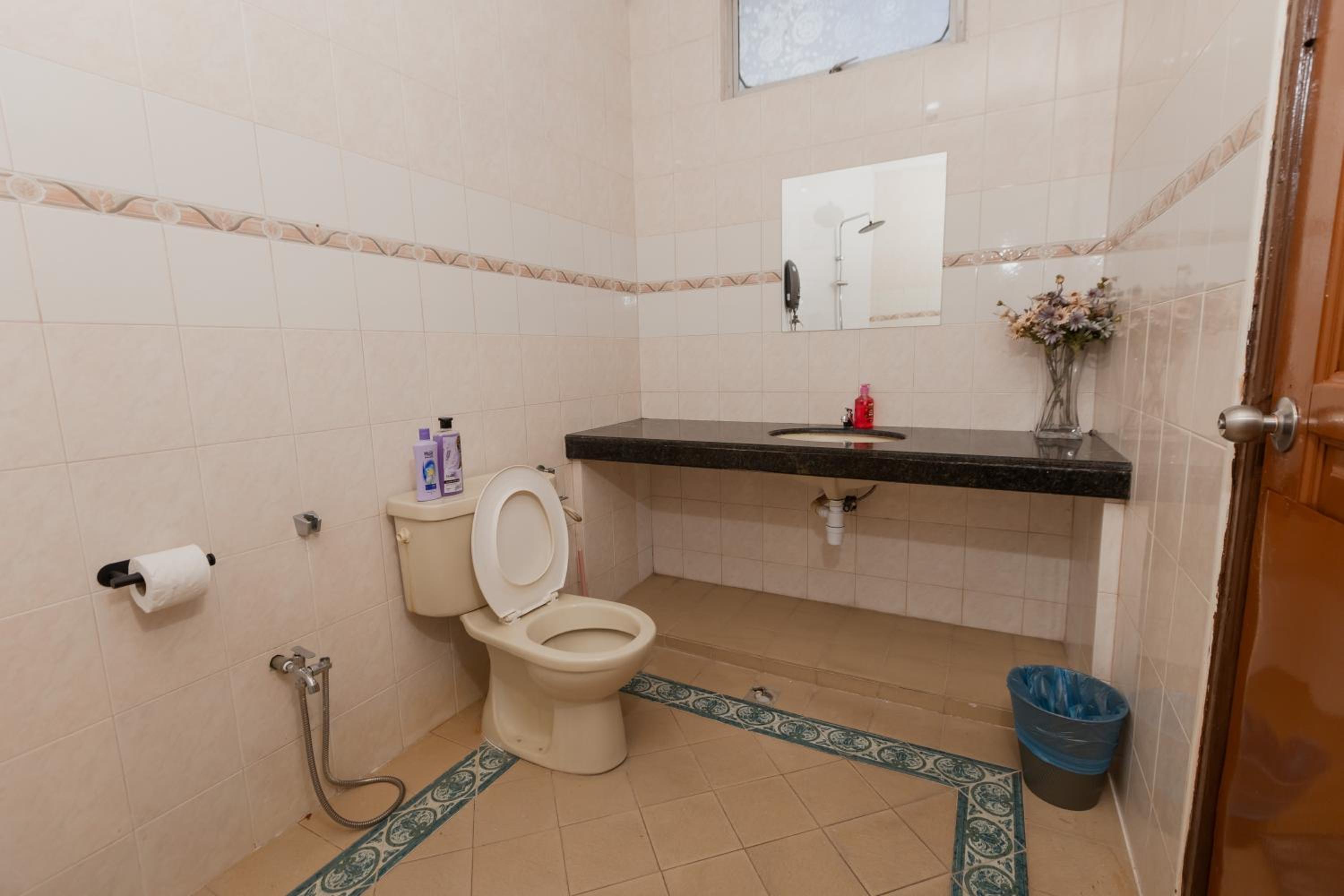 Villa photo 2