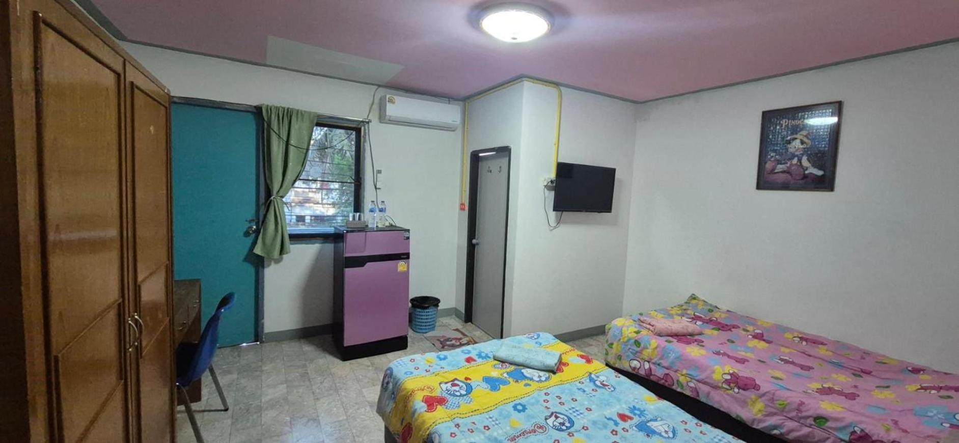 Standard Twin Room - Photo 8