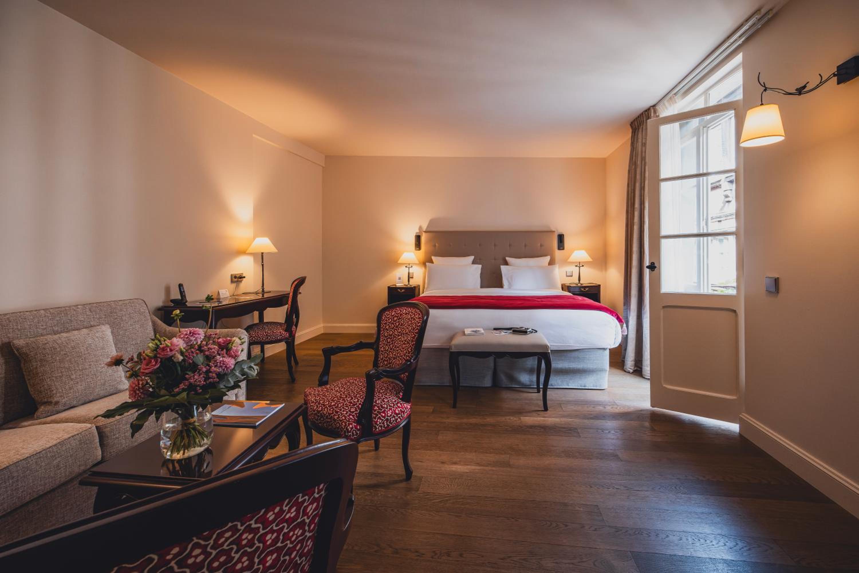 Prestige Room with Queen Bed or Twin Beds - Photo 3