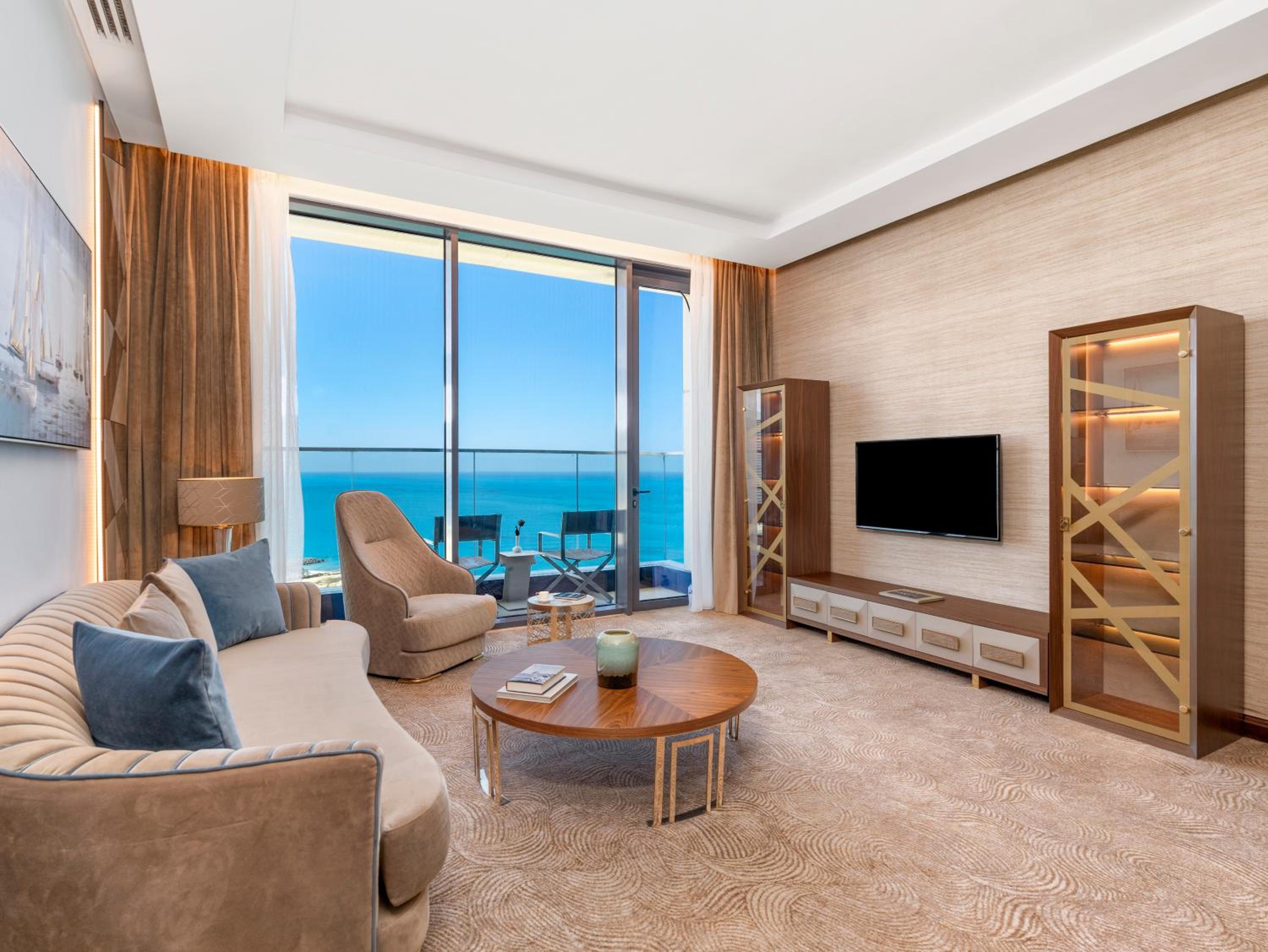 Deluxe Suite - Photo 11