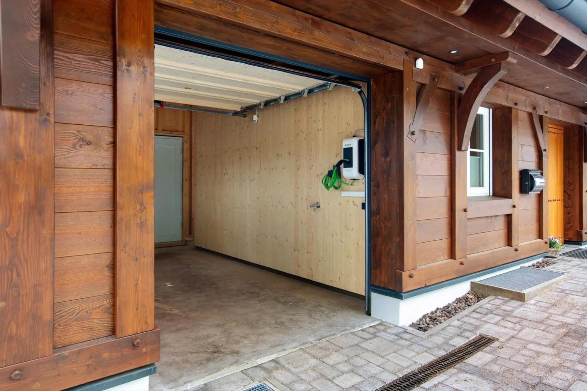 Three-Bedroom House photo 3
