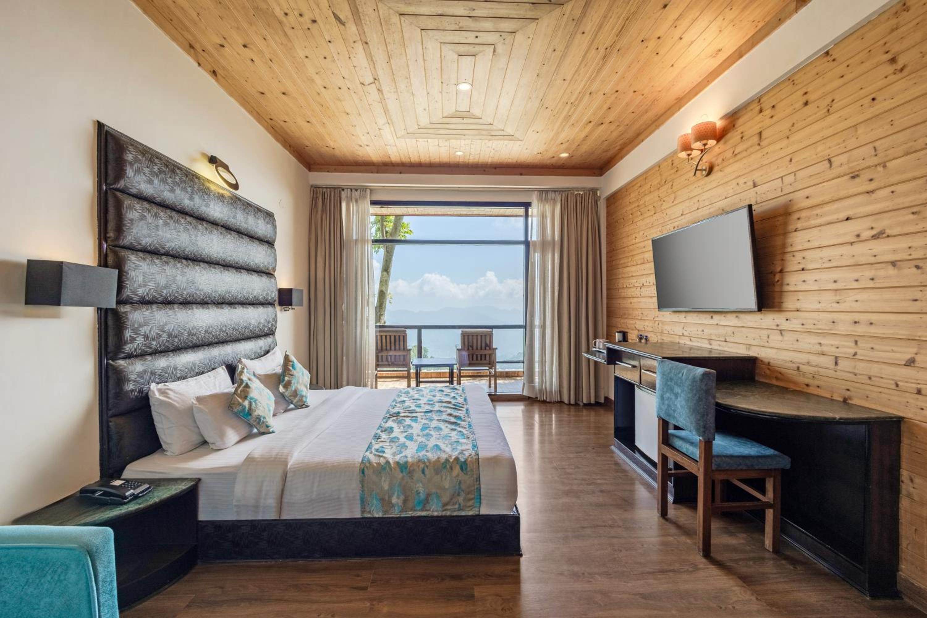 Super Deluxe Room Valley Facing