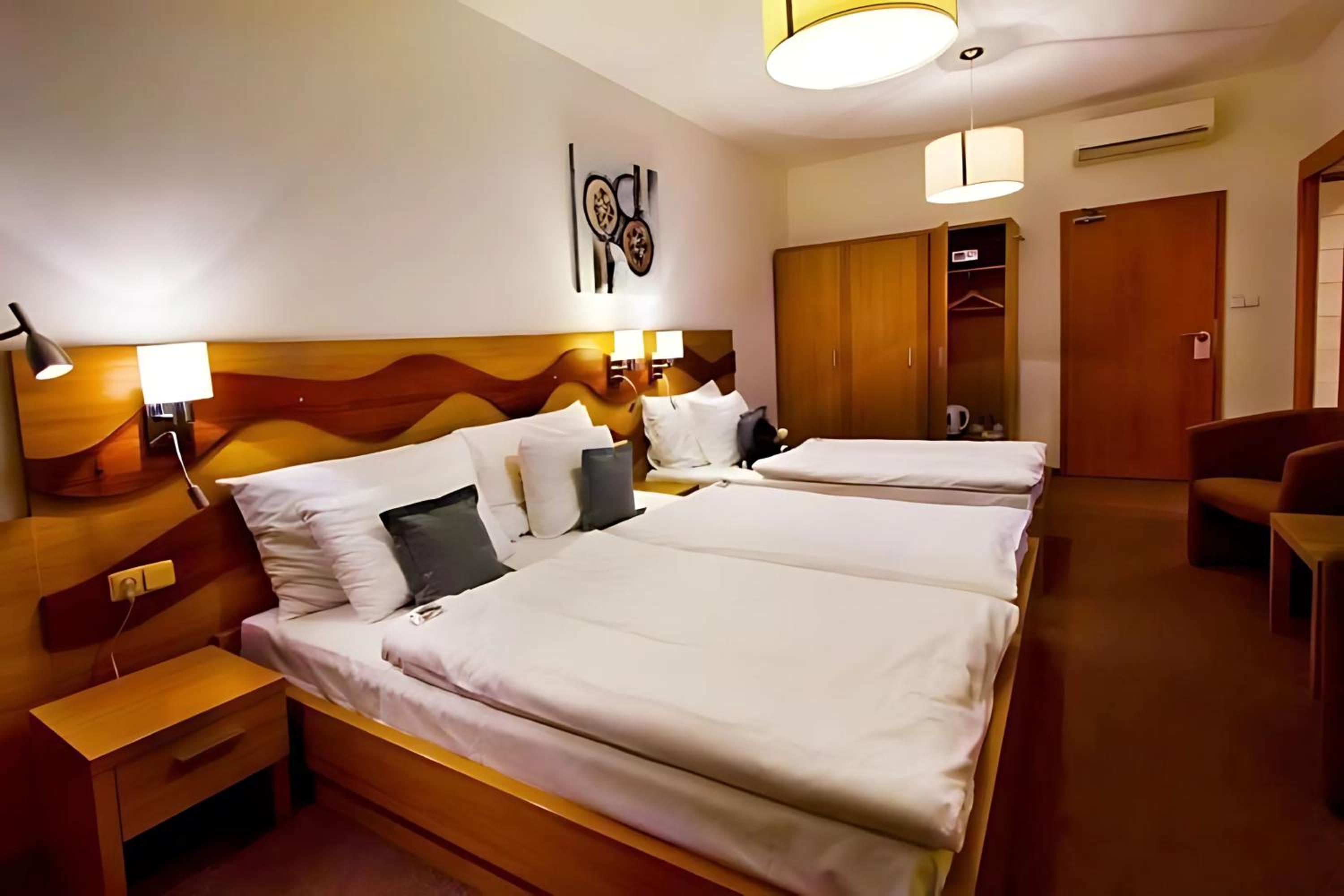 Budget Triple Room photo 3