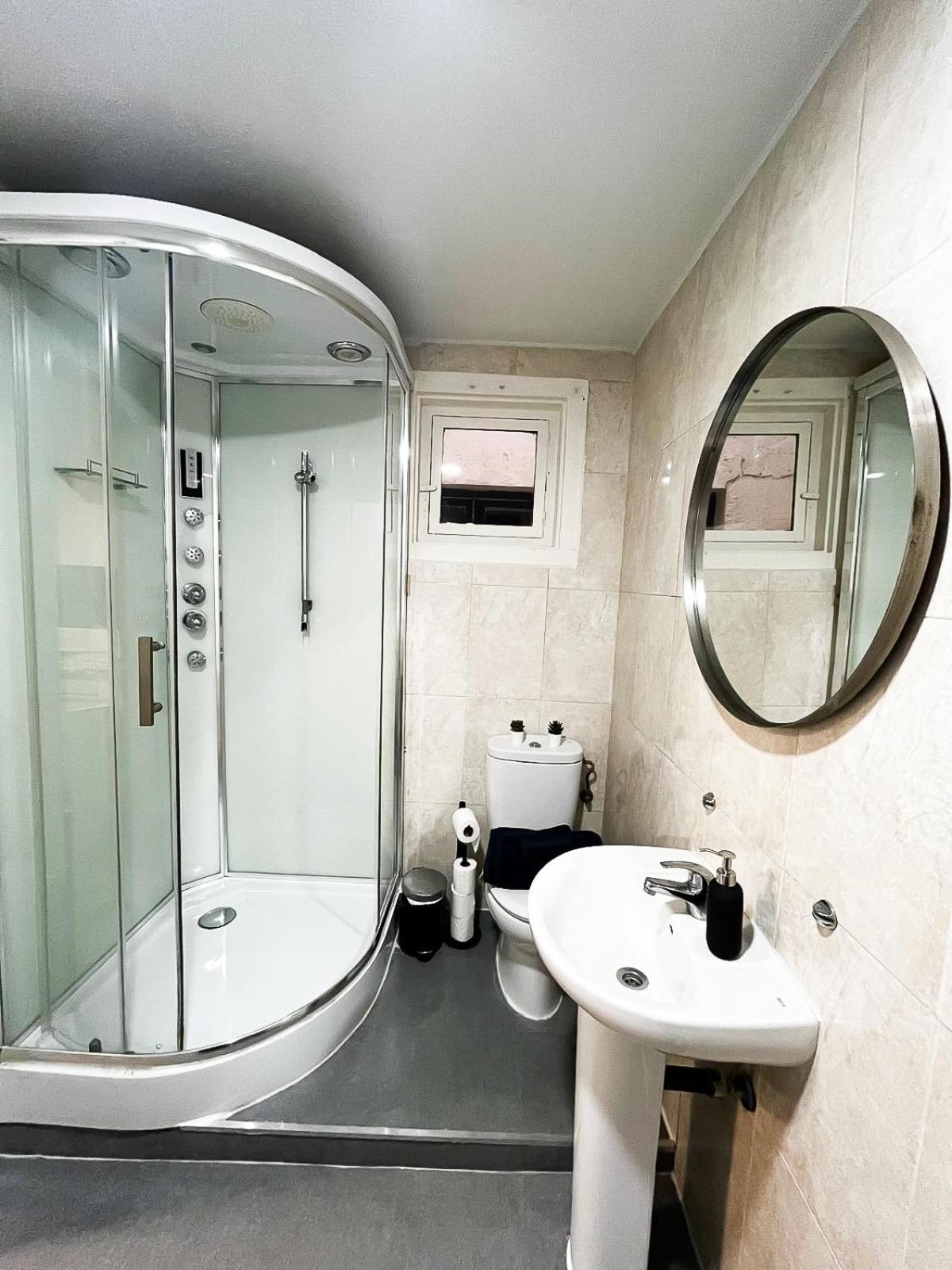 Double Room with Shared Bathroom photo 2