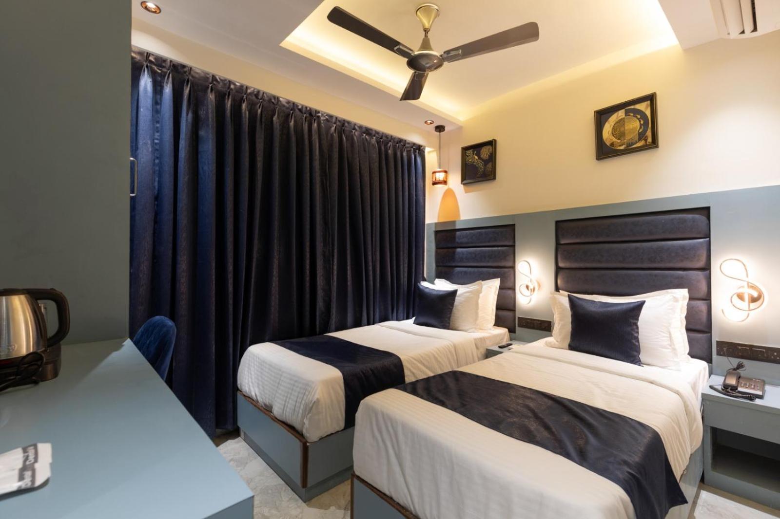Deluxe Twin Room