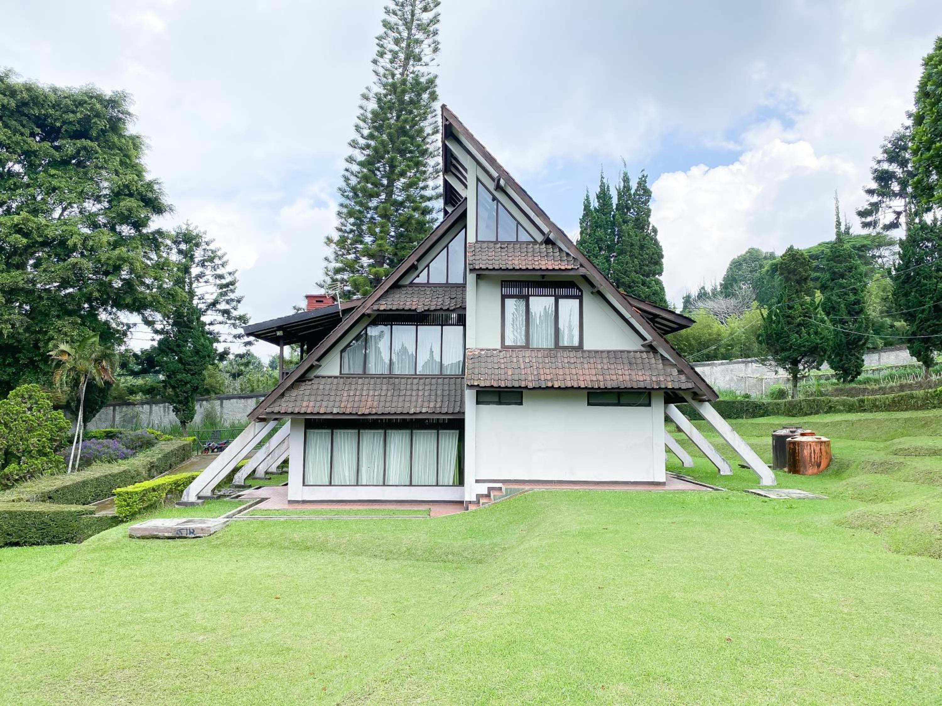 Three-Bedroom Villa photo 2