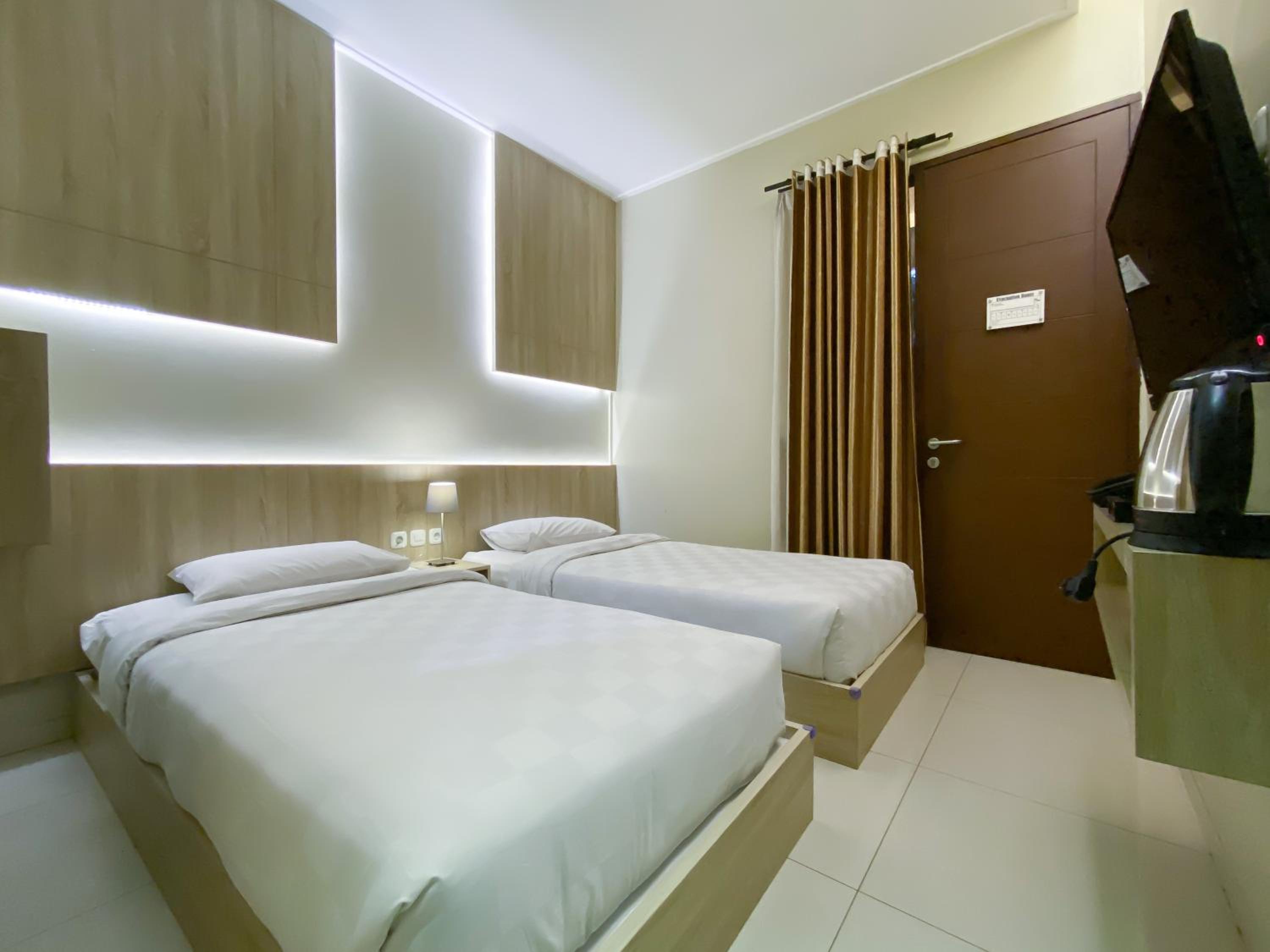 Superior Double or Twin Room photo 3