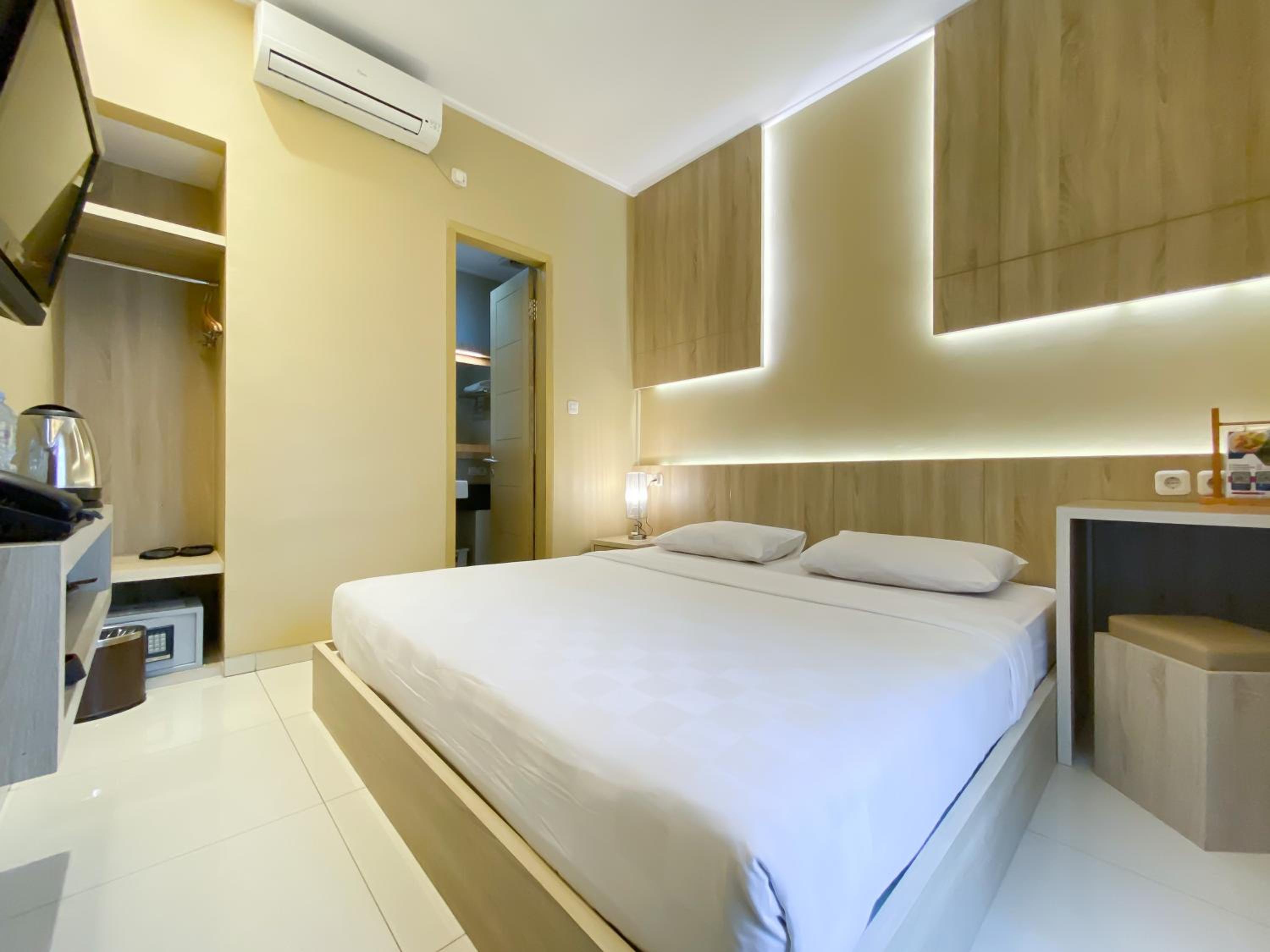 Superior Double or Twin Room photo 2
