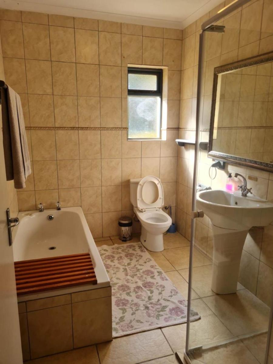 Two-Bedroom Chalet - Photo 21