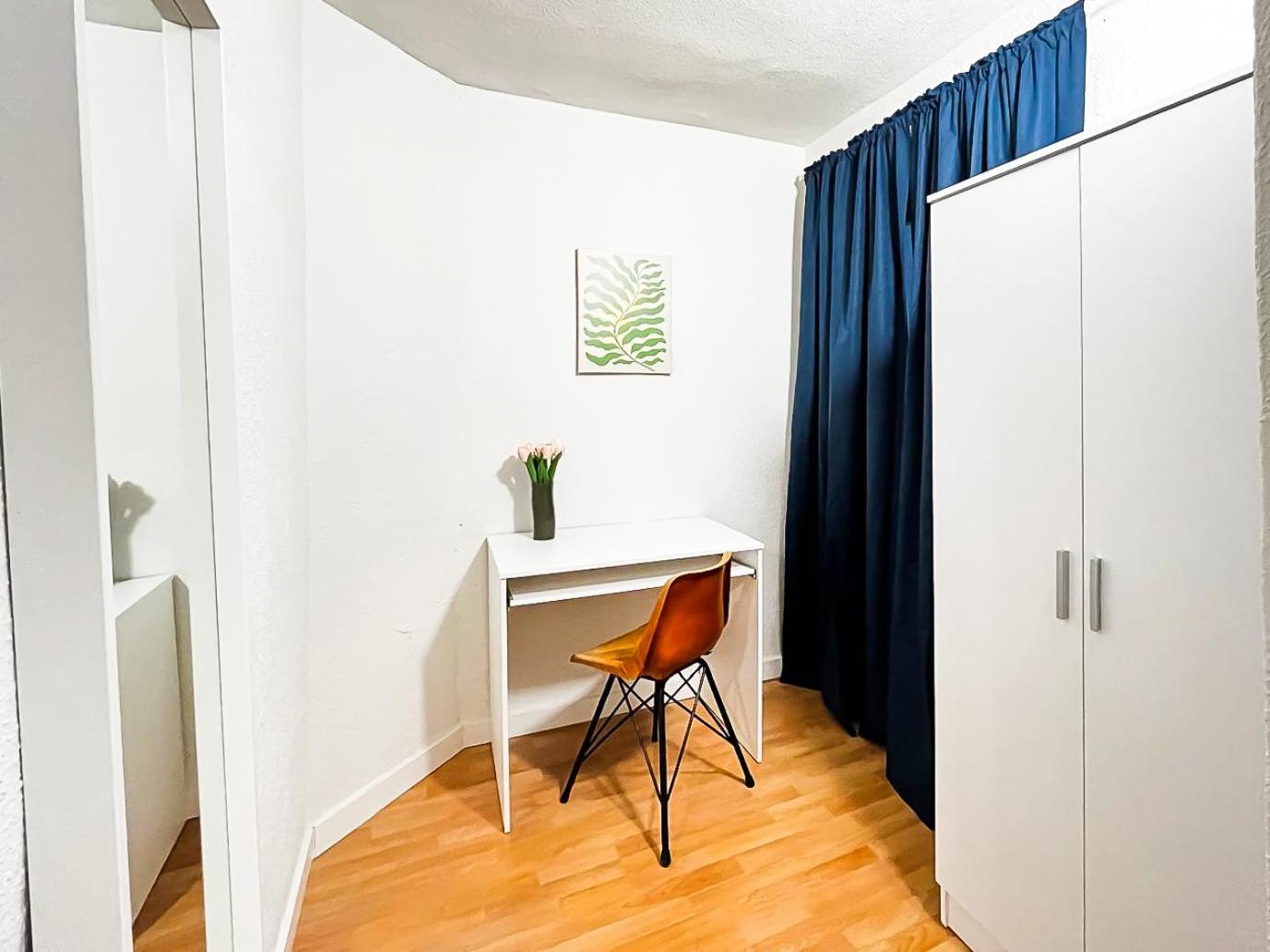 Double Room with Shared Bathroom photo 2