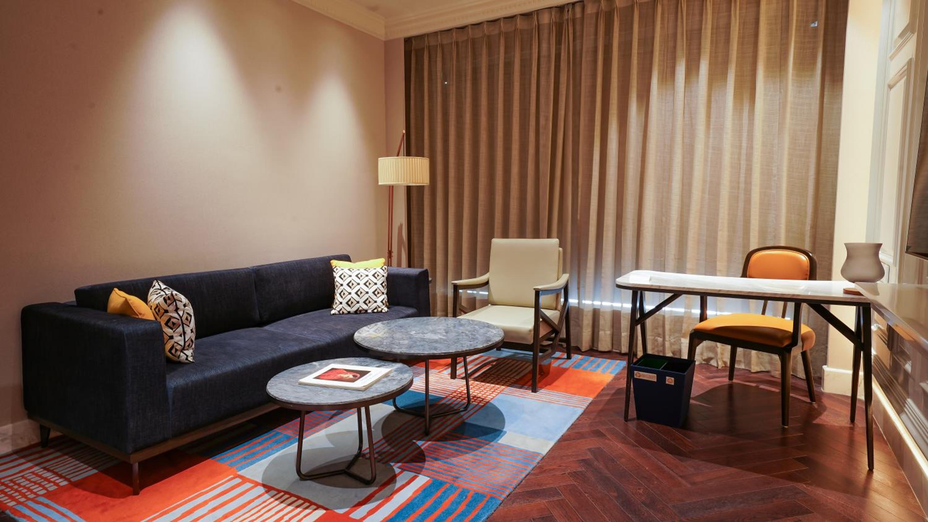 Junior Suite - Executive lounge access X Complimentary Golden Temple transfers - Photo 1