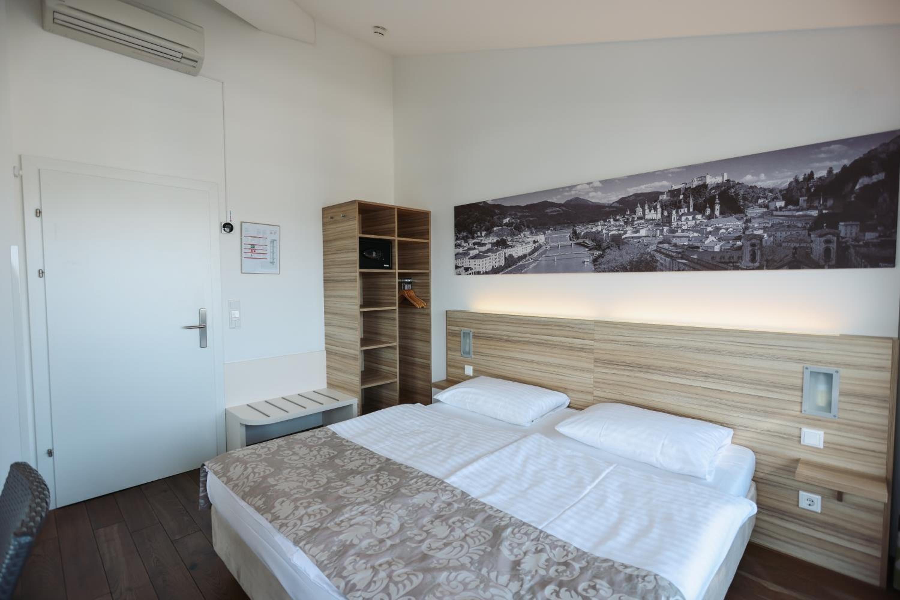Comfort Double Room with Balcony - Photo 14
