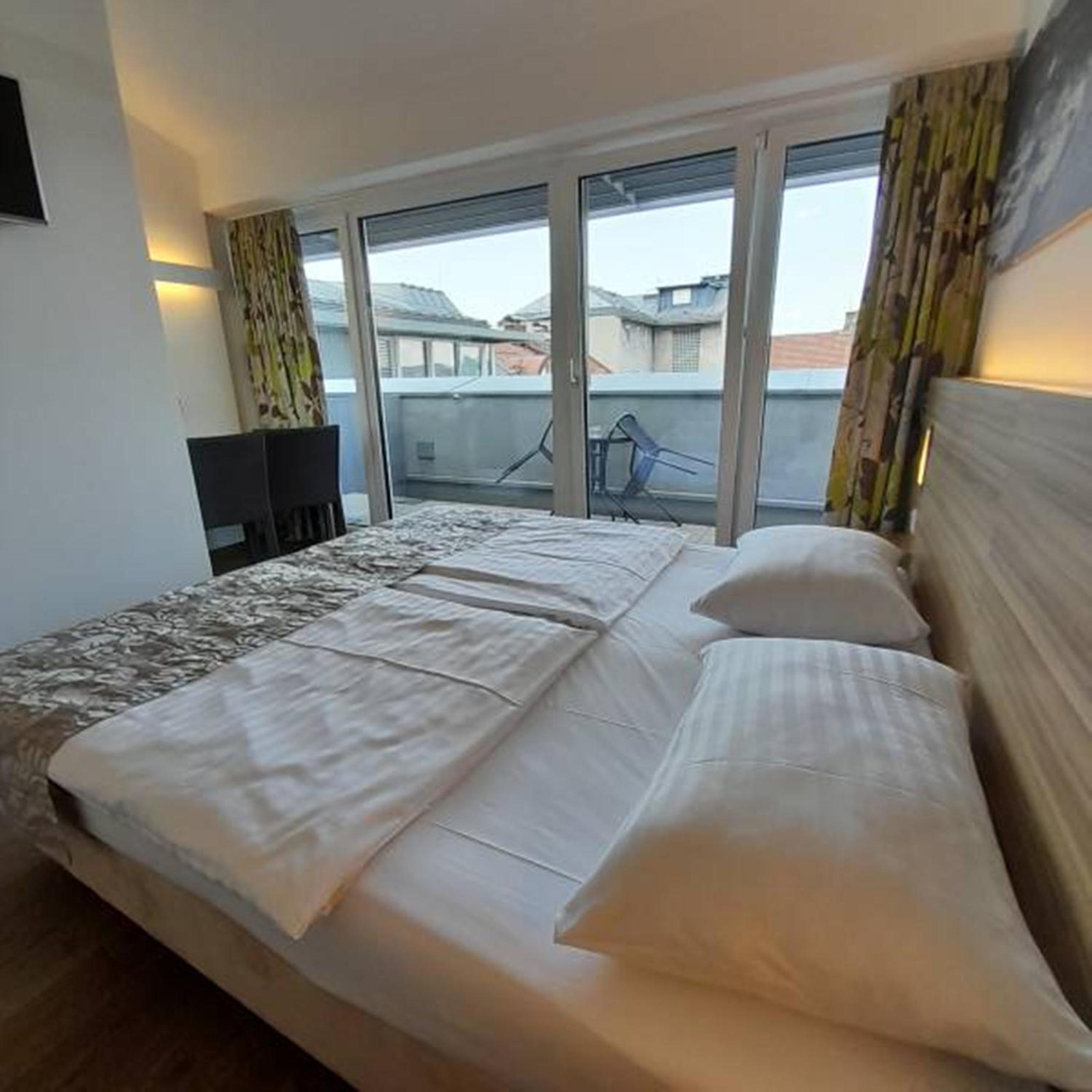 Comfort Double Room with Balcony - Photo 18